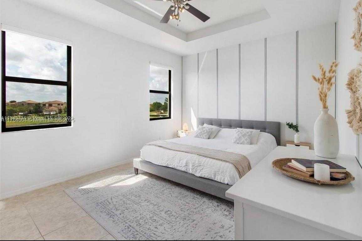 Small Image of 616 NORTH EAST 193RD ST, Miami Number 19