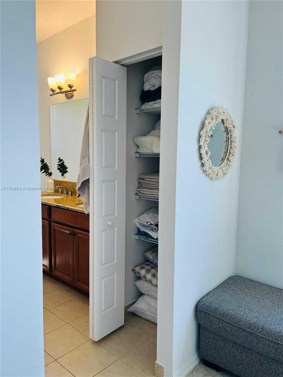 Small Image of 616 NORTH EAST 193RD ST, Miami Number 22
