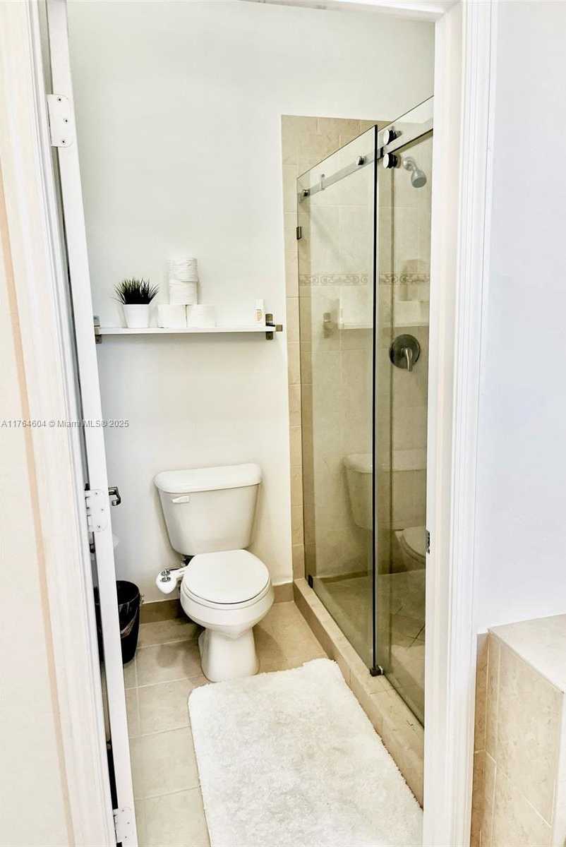 Small Image of 616 NORTH EAST 193RD ST, Miami Number 24