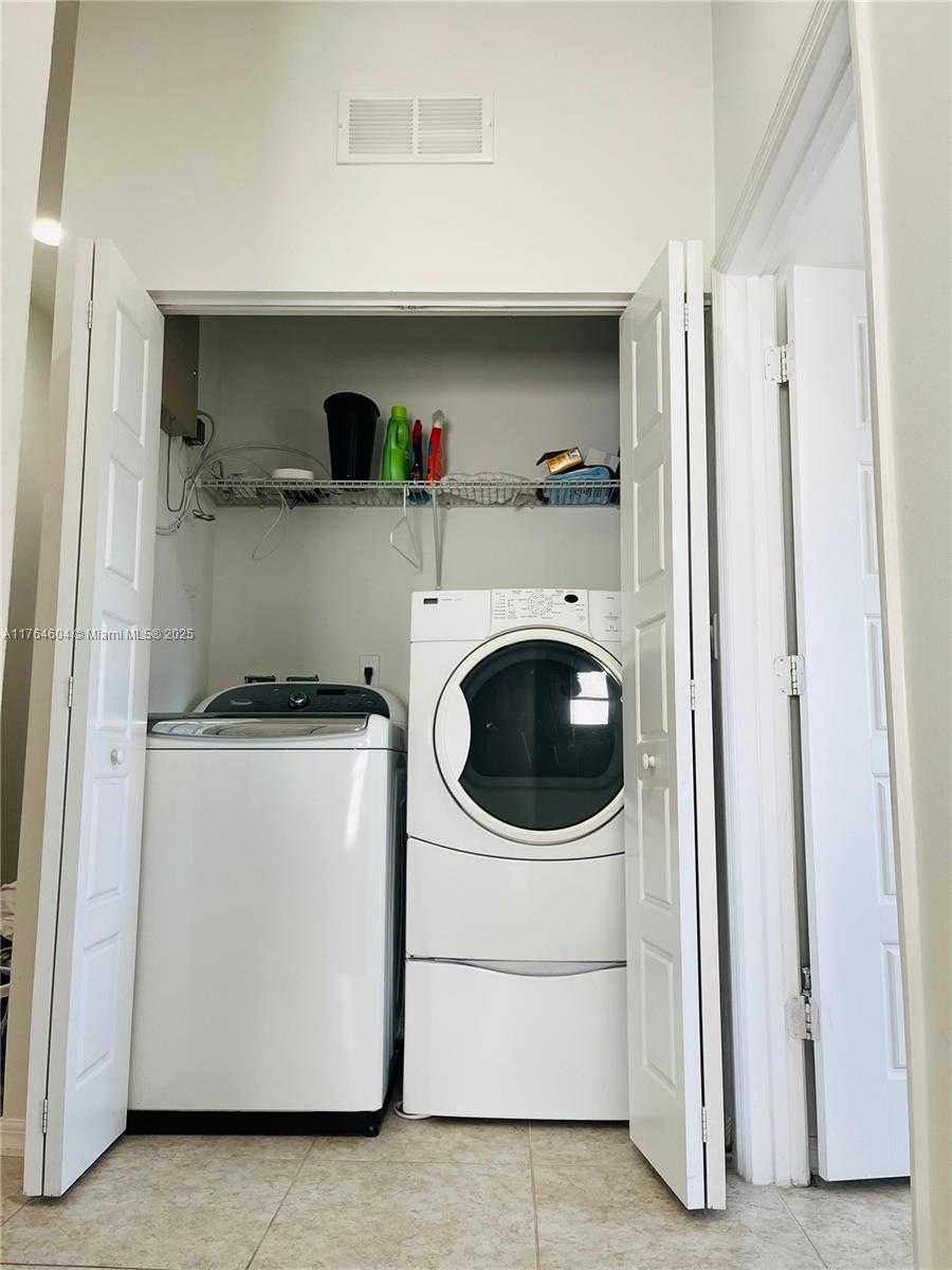 Small Image of 616 NORTH EAST 193RD ST, Miami Number 31