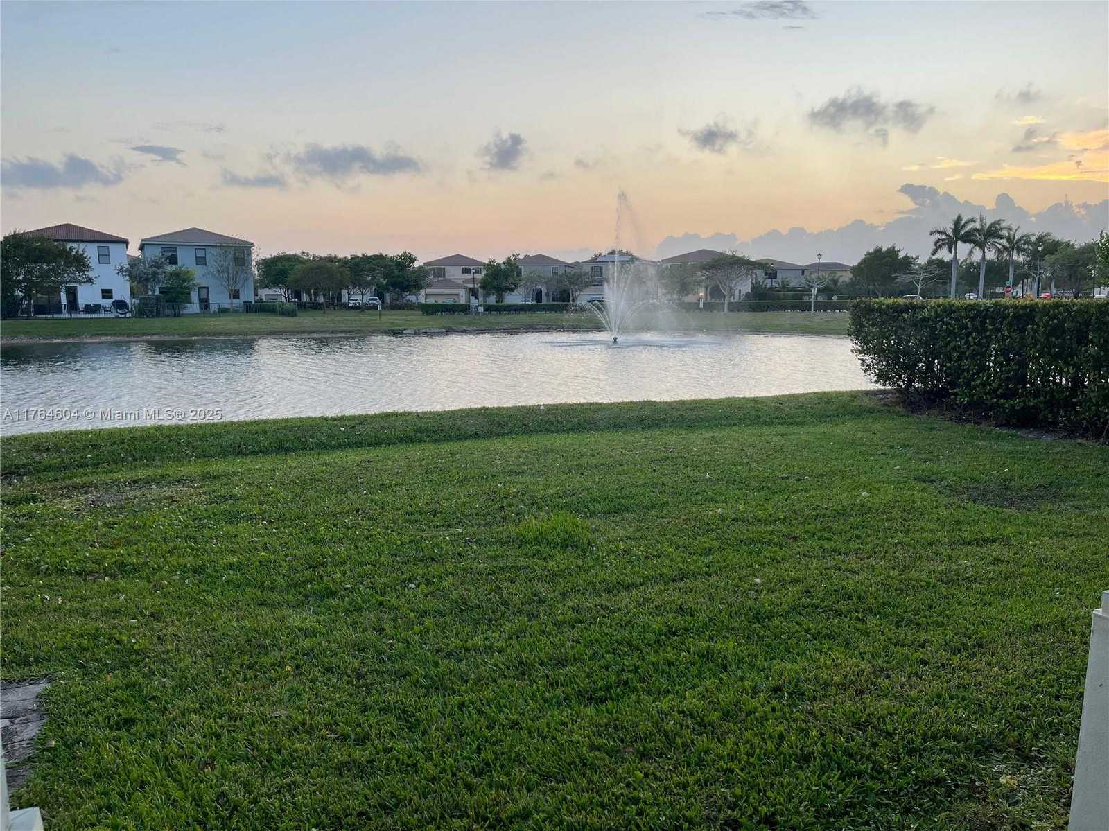 Small Image of 616 NORTH EAST 193RD ST, Miami Number 4
