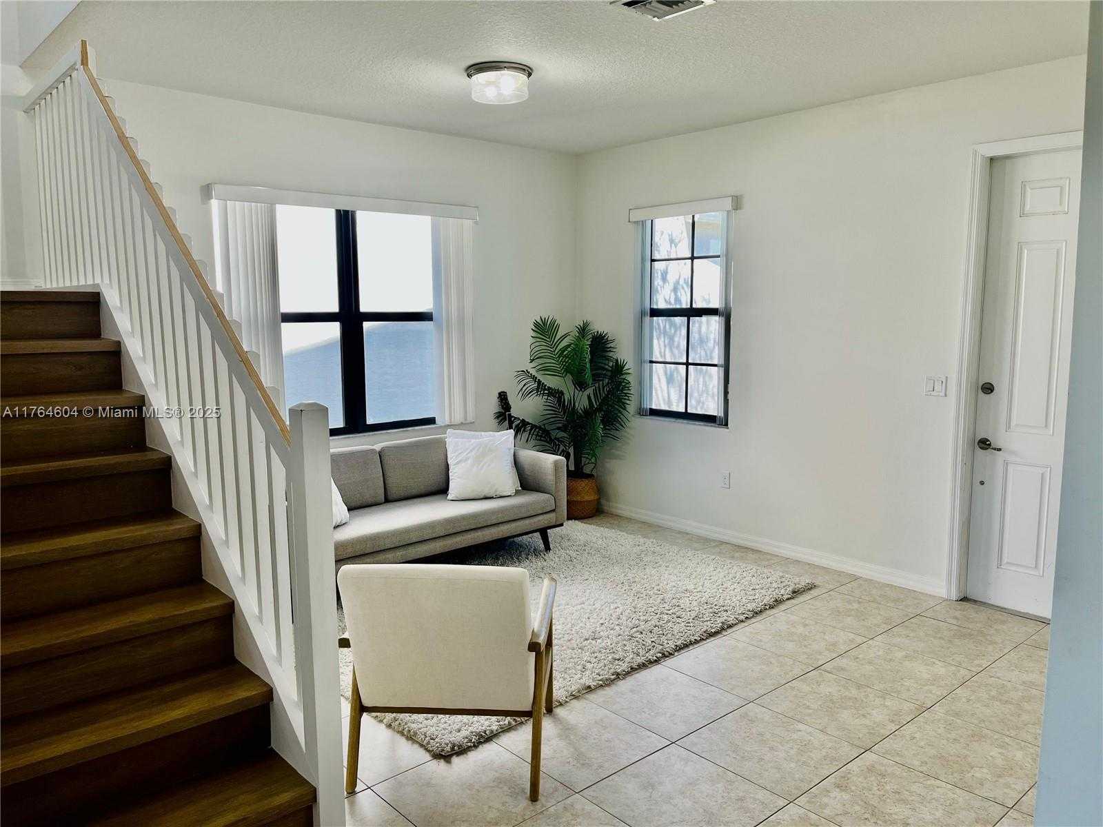 Small Image of 616 NORTH EAST 193RD ST, Miami Number 9