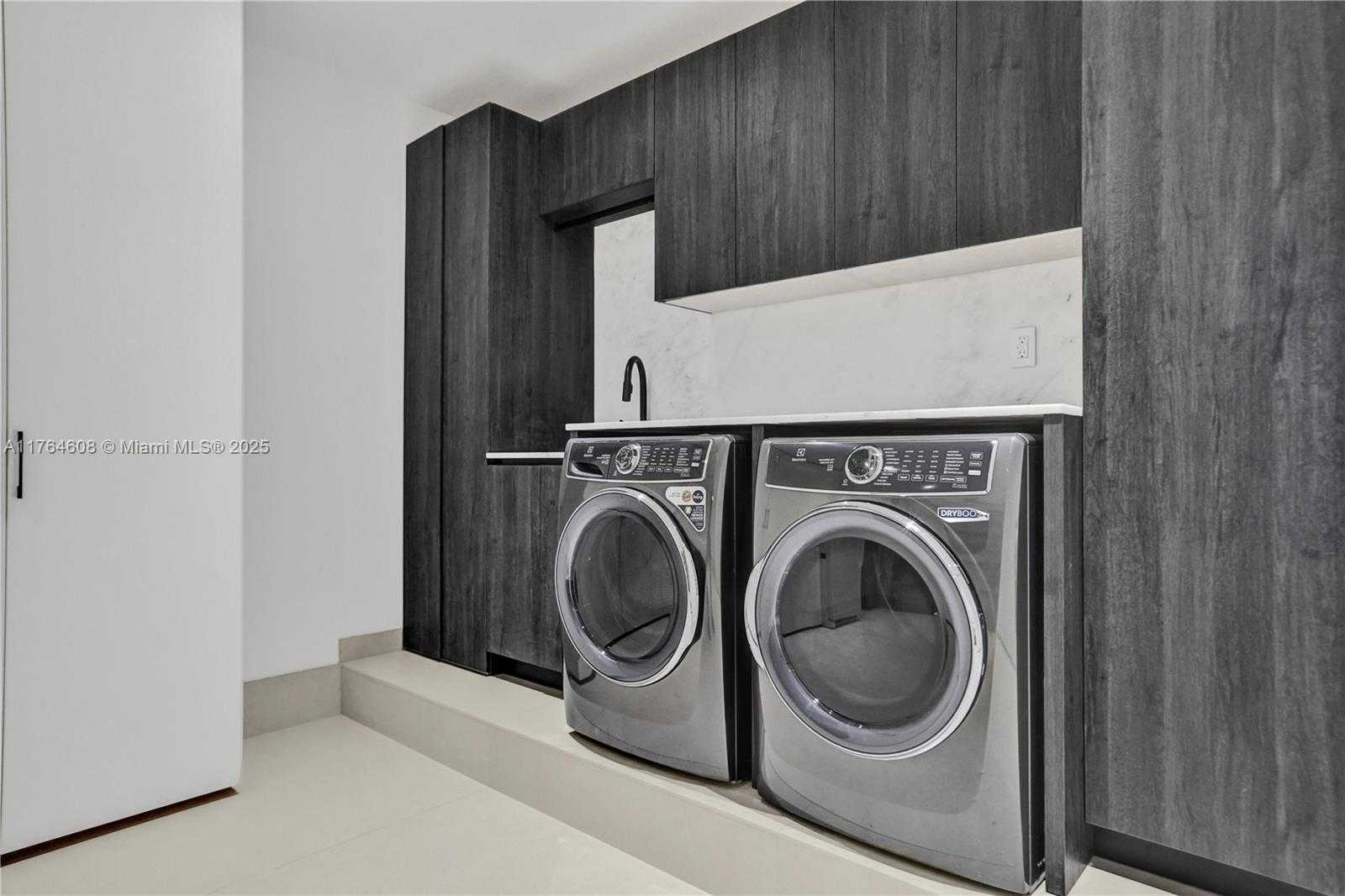 Small Image of 3234 SOUTH WEST 53RD CT, Hollywood Number 19