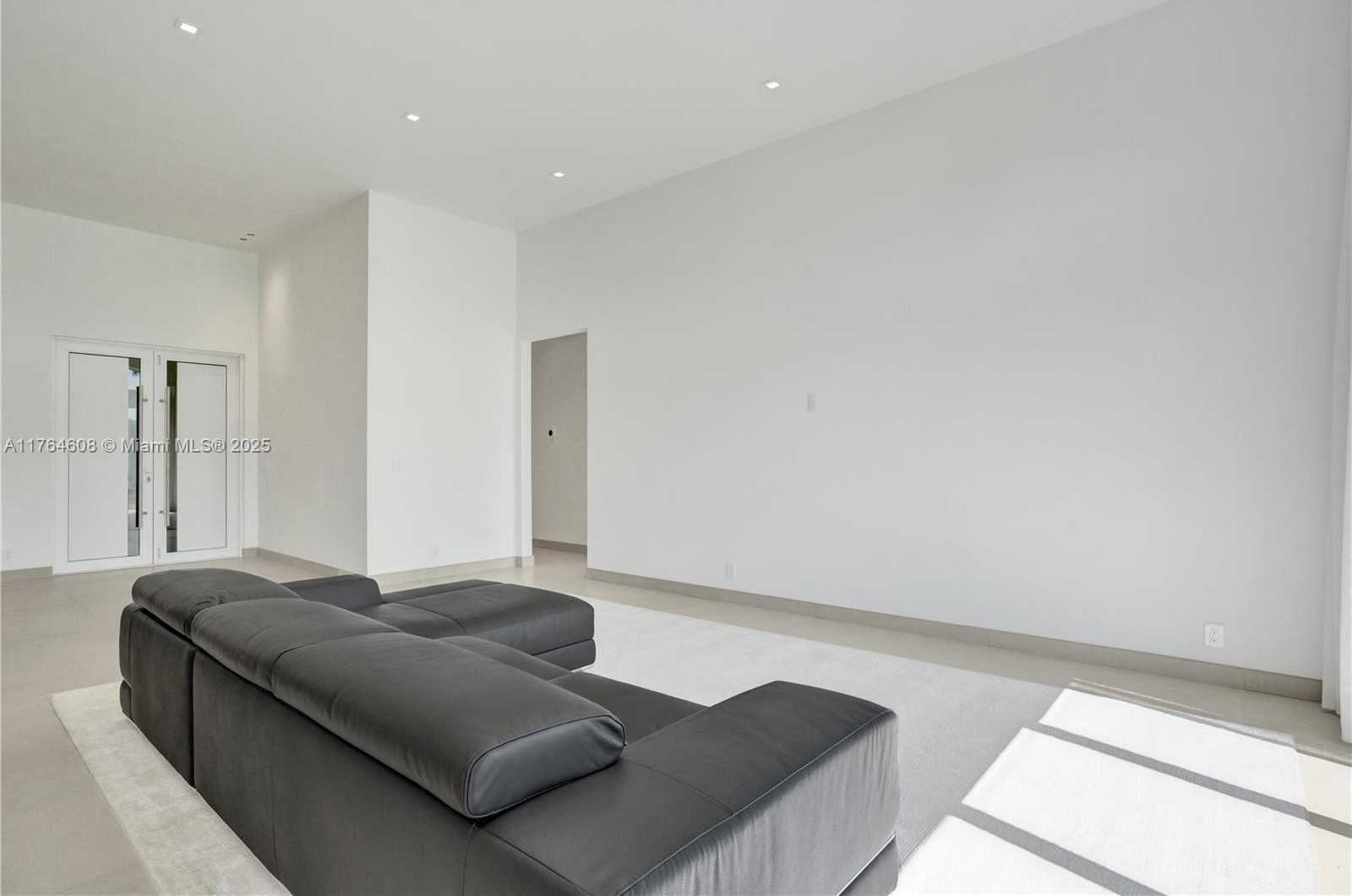 Small Image of 3234 SOUTH WEST 53RD CT, Hollywood Number 3