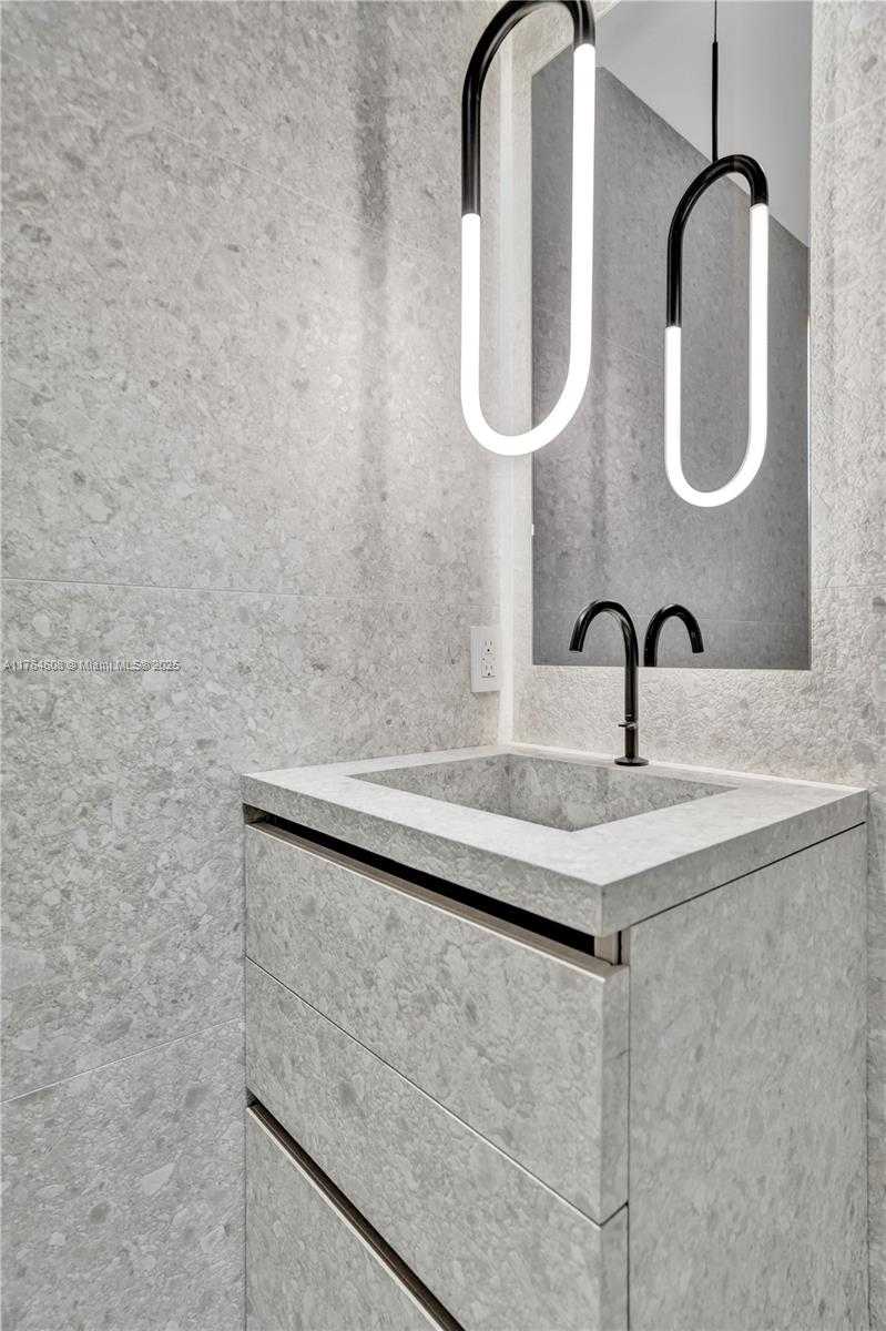 Small Image of 3234 SOUTH WEST 53RD CT, Hollywood Number 6