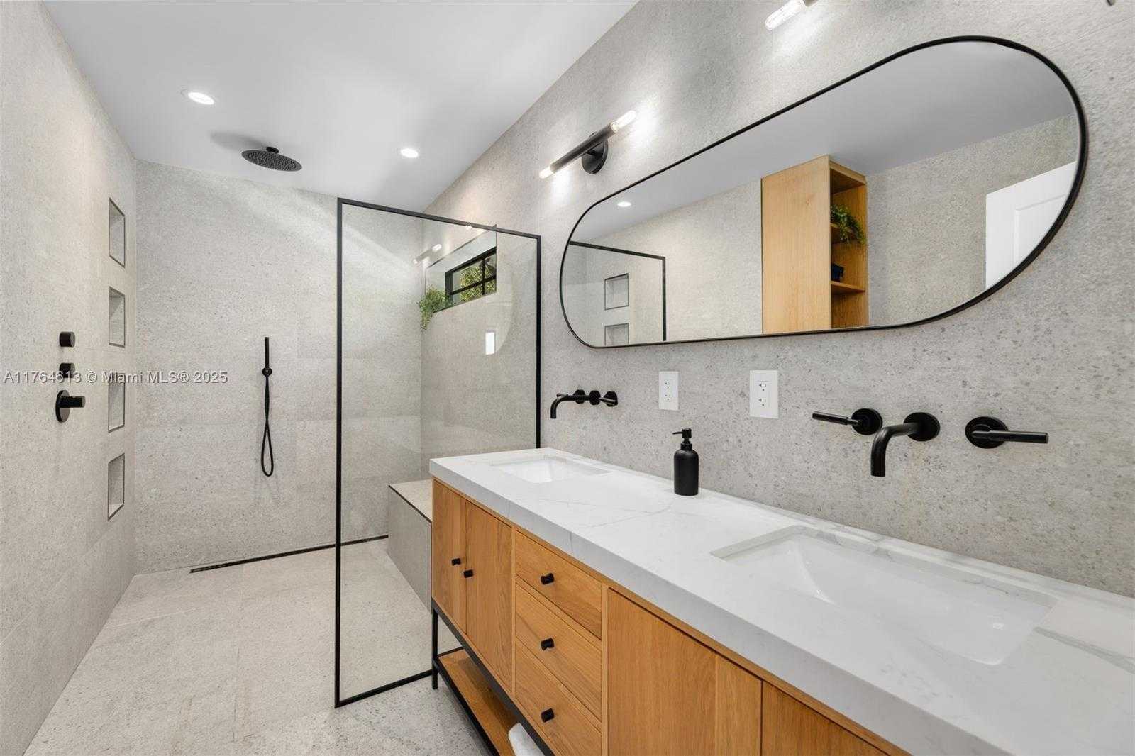 Small Image of 8934 GARLAND AVE, Surfside Number 11