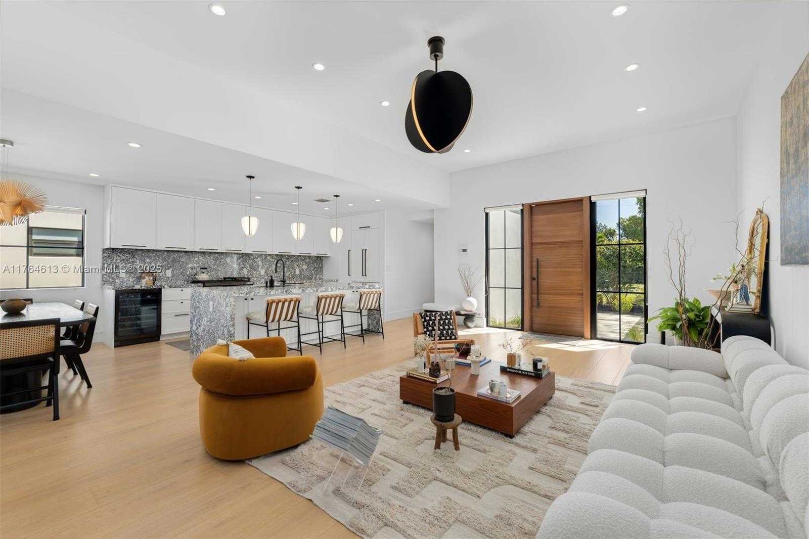 Small Image of 8934 GARLAND AVE, Surfside Number 3