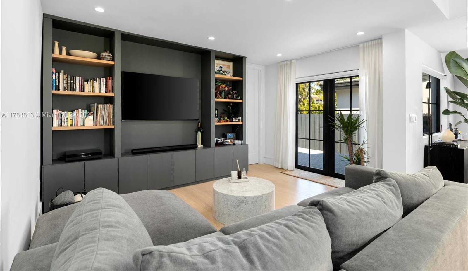 Small Image of 8934 GARLAND AVE, Surfside Number 9