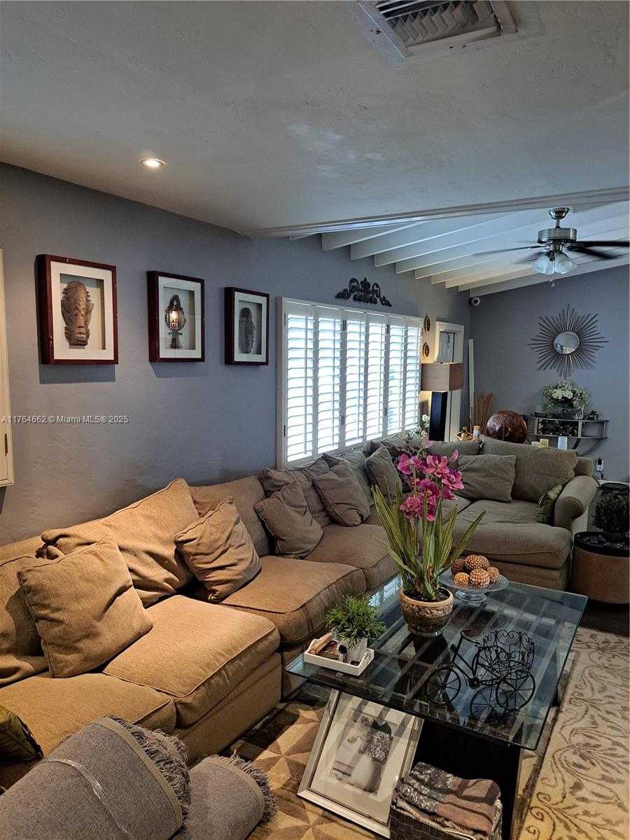 Small Image of 911 WEST COUNTRY CLUB CIR, Plantation Number 4