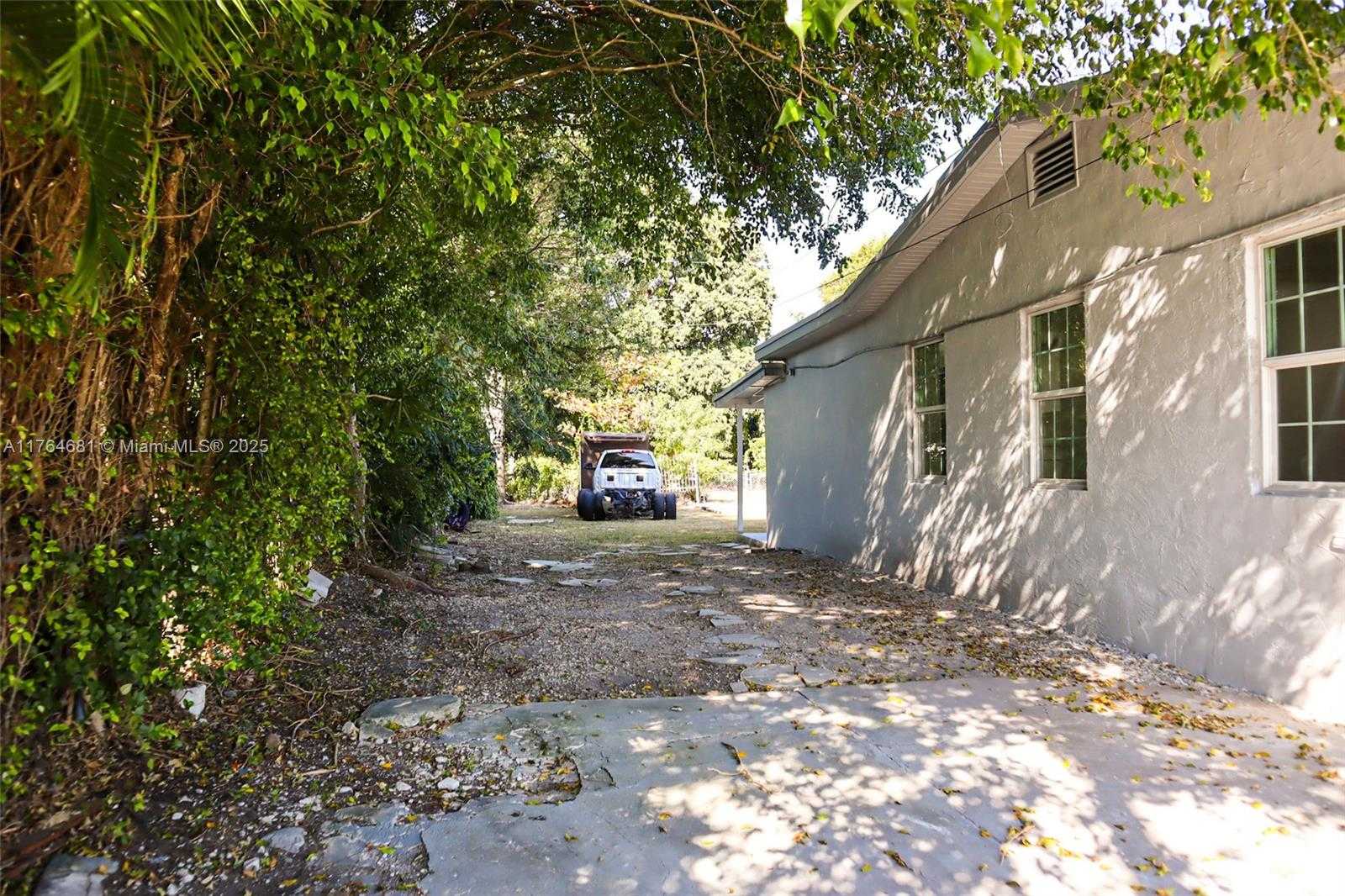 Small Image of 415 NORTH WEST 7TH ST, Homestead Number 2
