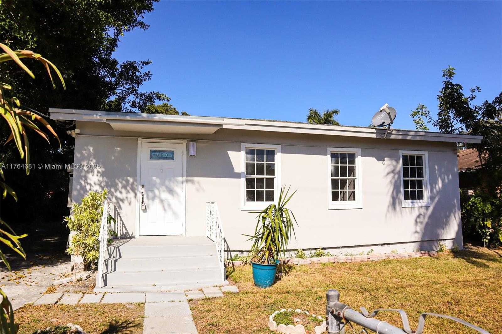 Small Image of 415 NORTH WEST 7TH ST, Homestead Number 3