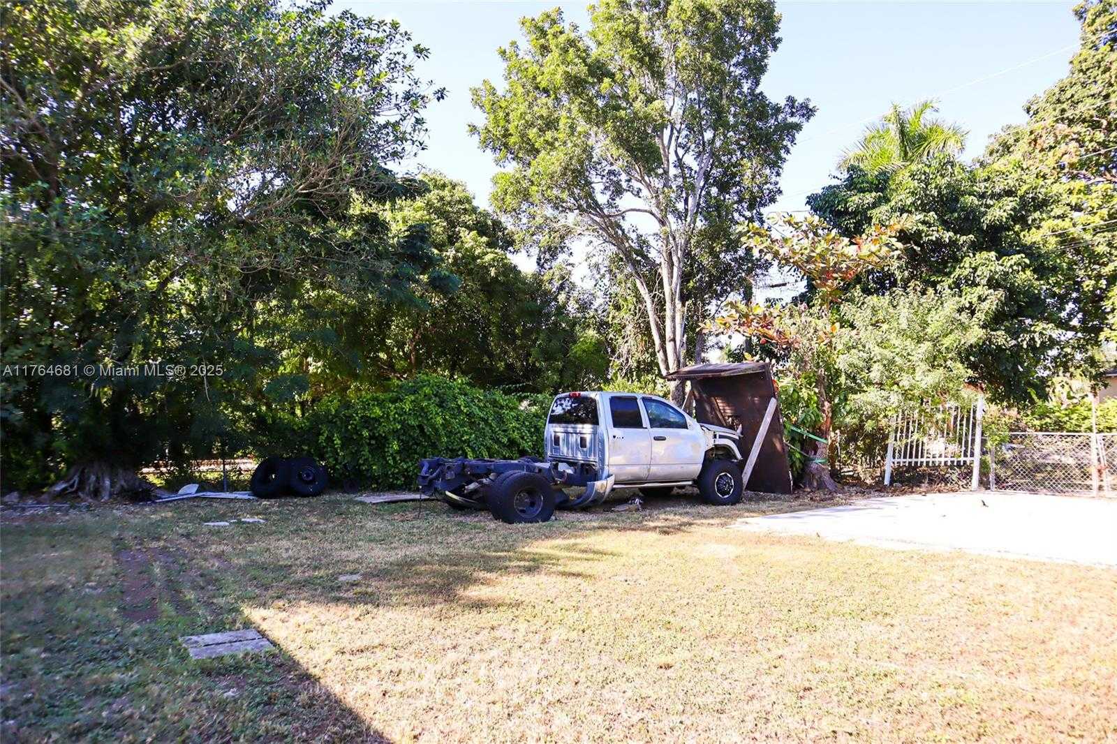 Small Image of 415 NORTH WEST 7TH ST, Homestead Number 8