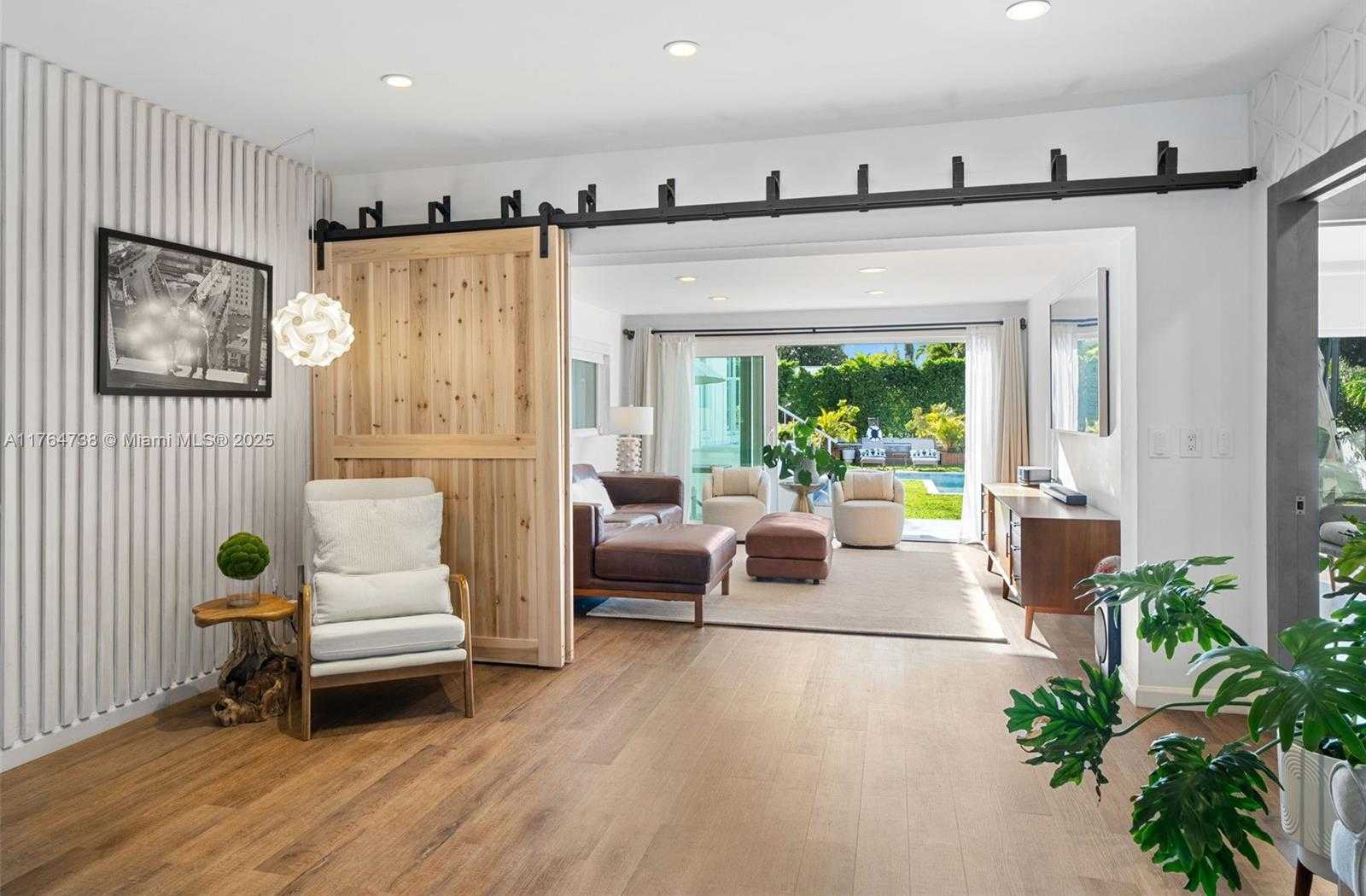 Small Image of 7770 HAWTHORNE AVE, Miami Beach Number 10