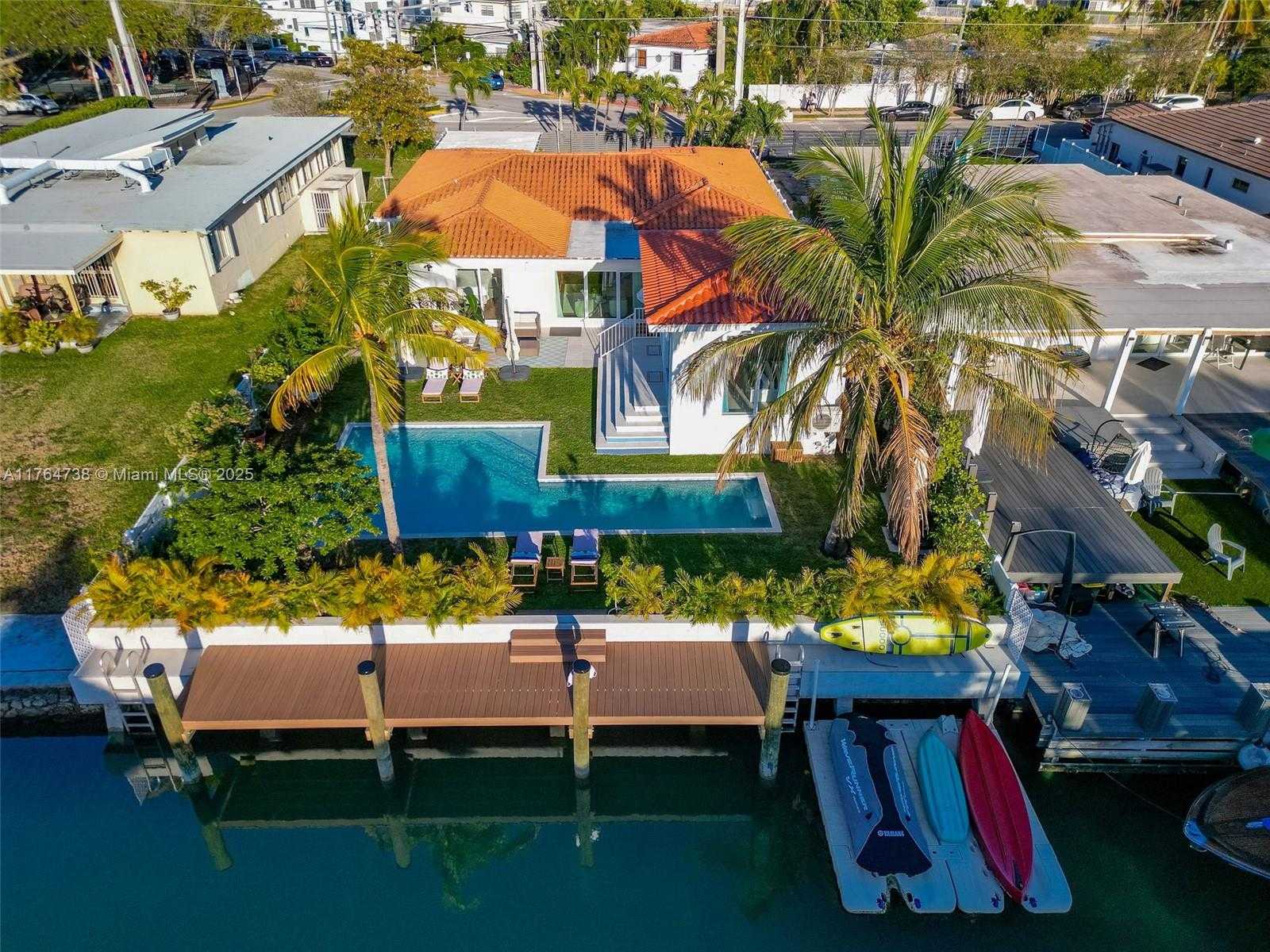 Small Image of 7770 HAWTHORNE AVE, Miami Beach Number 2