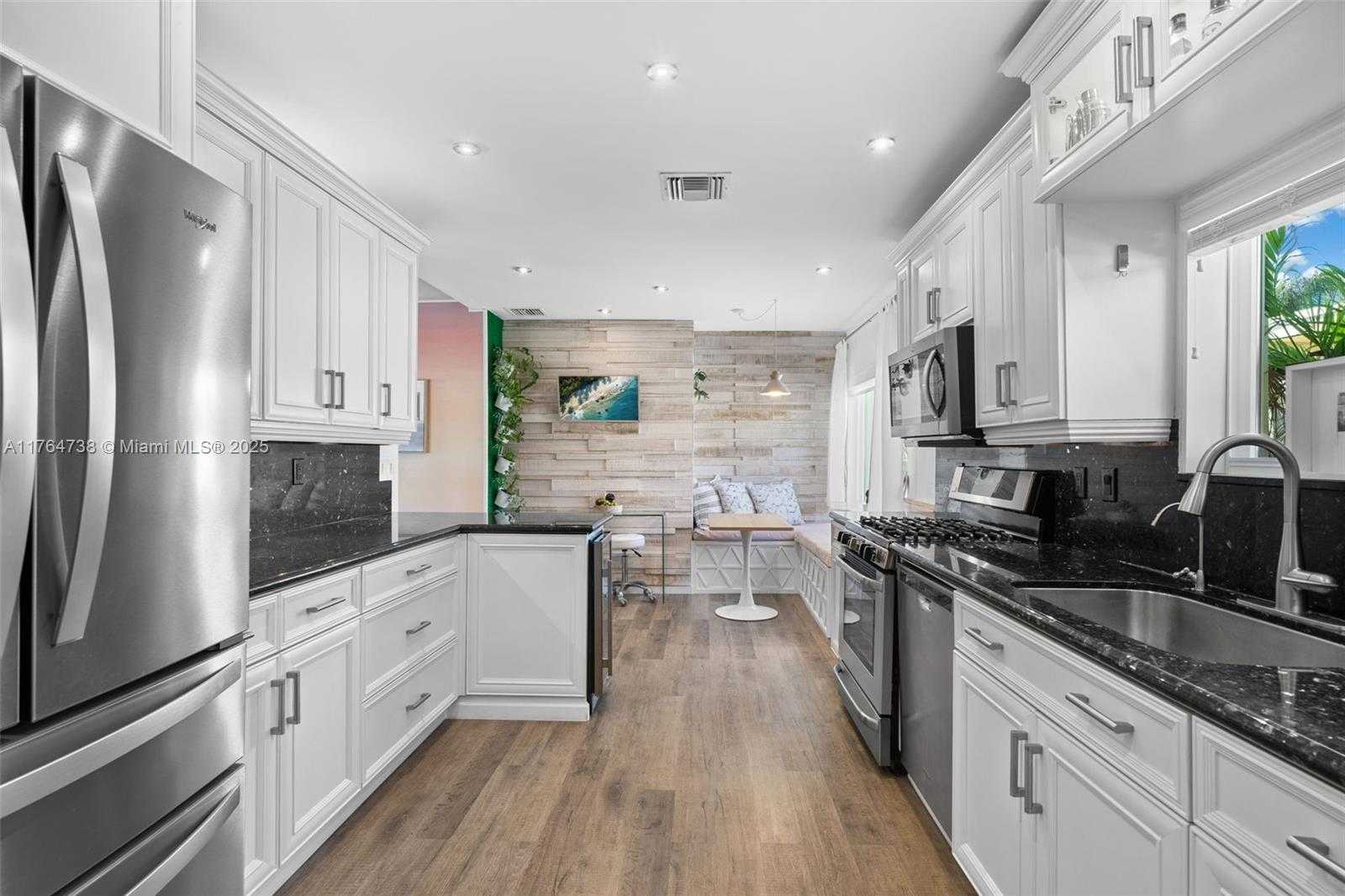 Small Image of 7770 HAWTHORNE AVE, Miami Beach Number 22