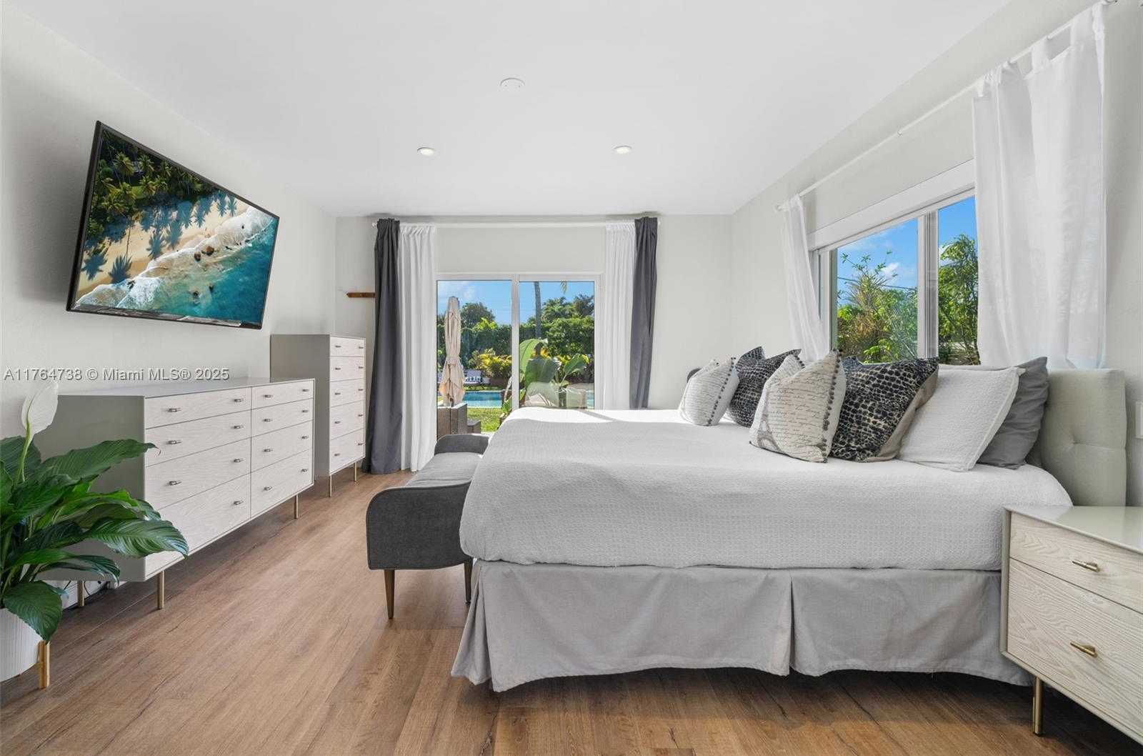 Small Image of 7770 HAWTHORNE AVE, Miami Beach Number 25