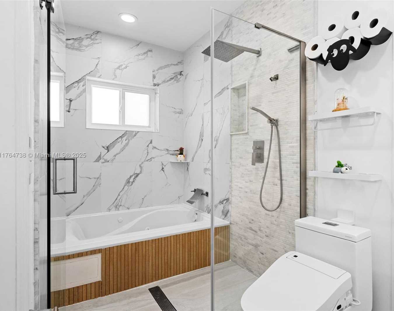 Small Image of 7770 HAWTHORNE AVE, Miami Beach Number 26