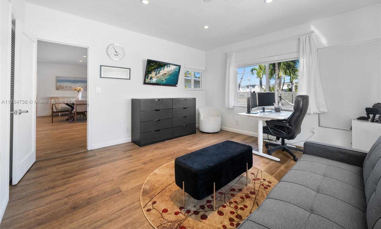 Small Image of 7770 HAWTHORNE AVE, Miami Beach Number 31