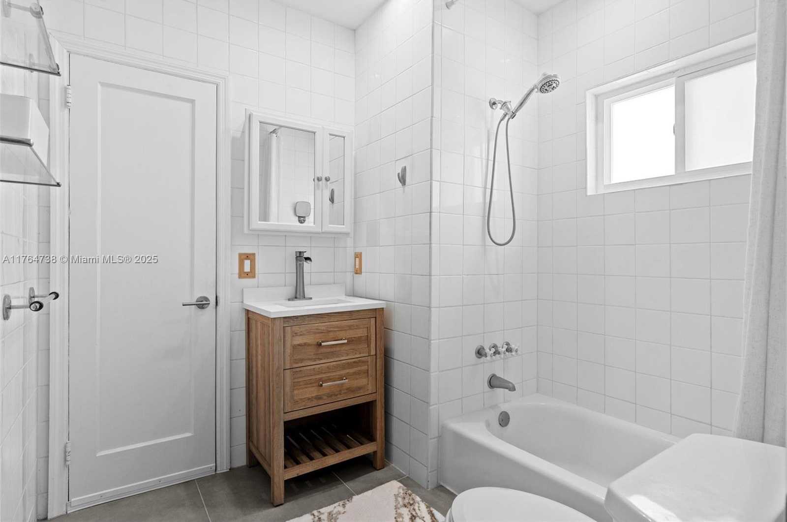 Small Image of 7770 HAWTHORNE AVE, Miami Beach Number 33