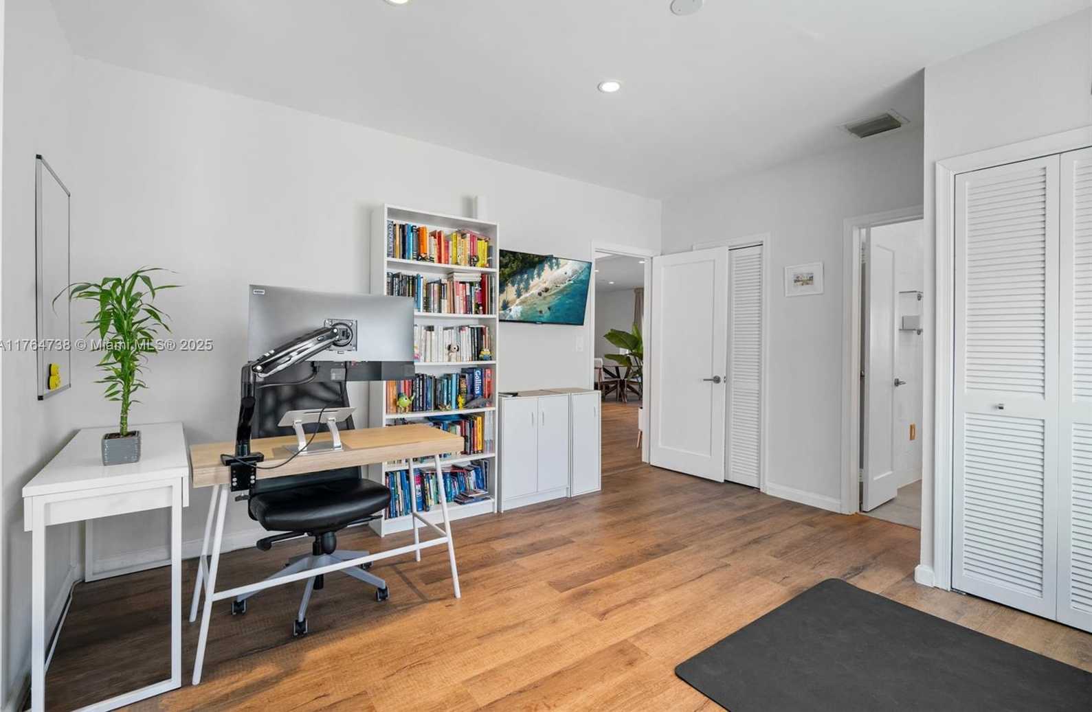 Small Image of 7770 HAWTHORNE AVE, Miami Beach Number 34
