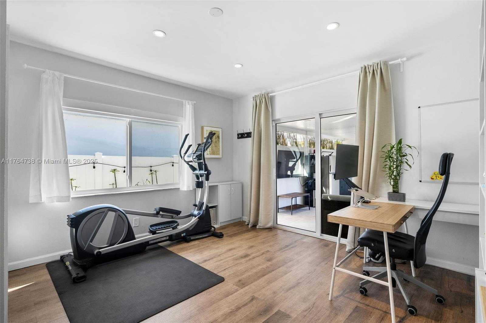 Small Image of 7770 HAWTHORNE AVE, Miami Beach Number 35