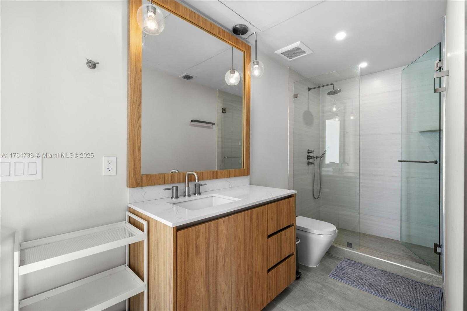 Small Image of 7770 HAWTHORNE AVE, Miami Beach Number 37