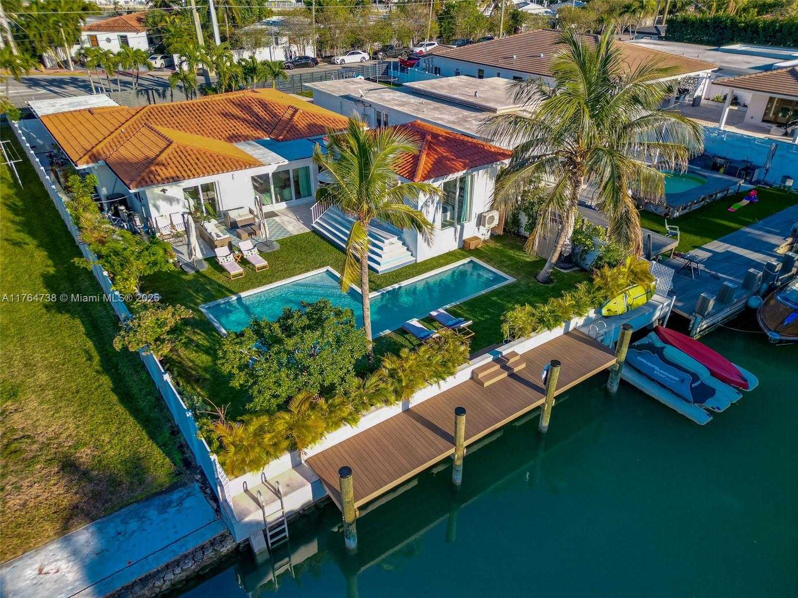 Small Image of 7770 HAWTHORNE AVE, Miami Beach Number 4