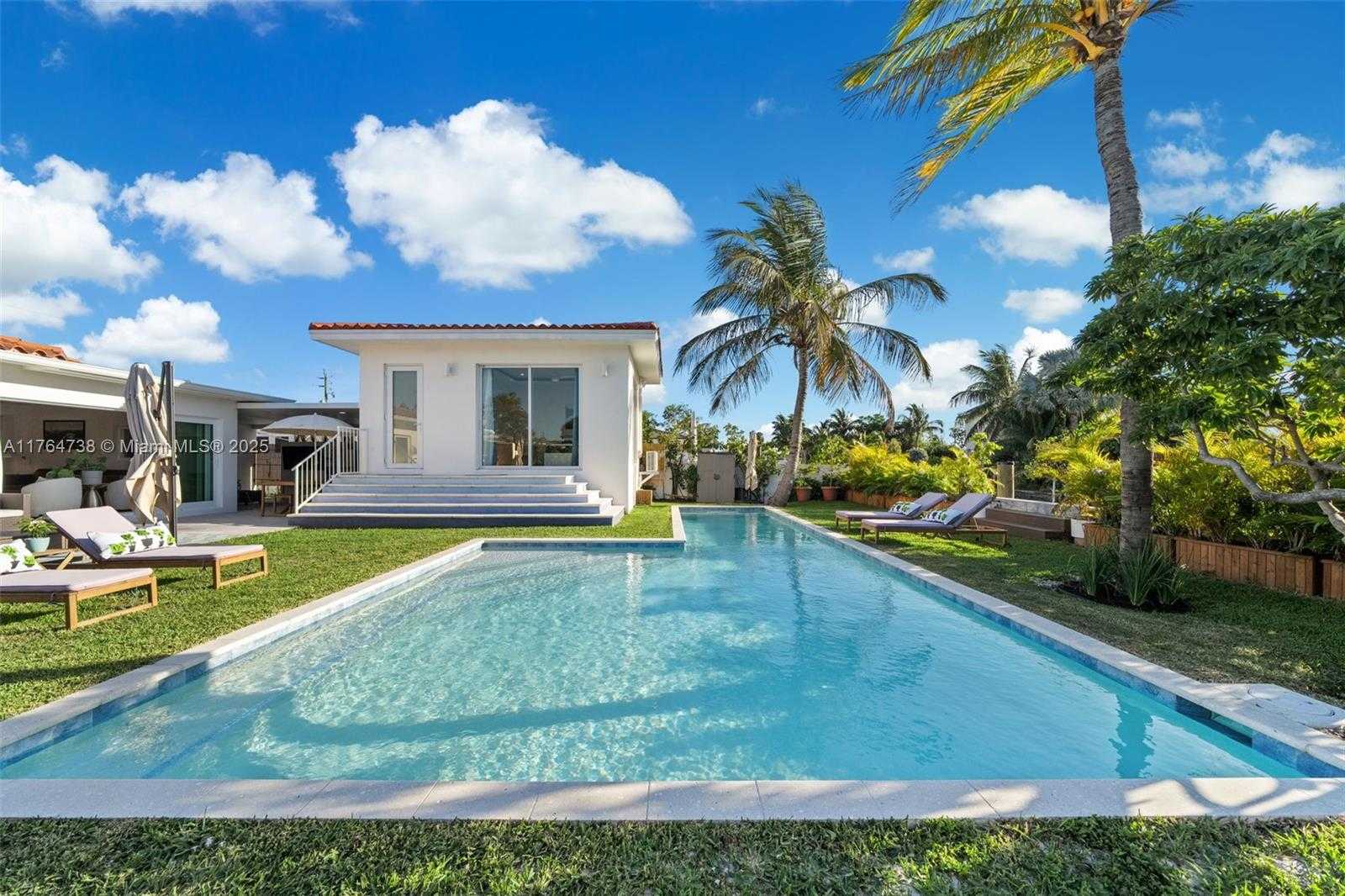 Small Image of 7770 HAWTHORNE AVE, Miami Beach Number 48