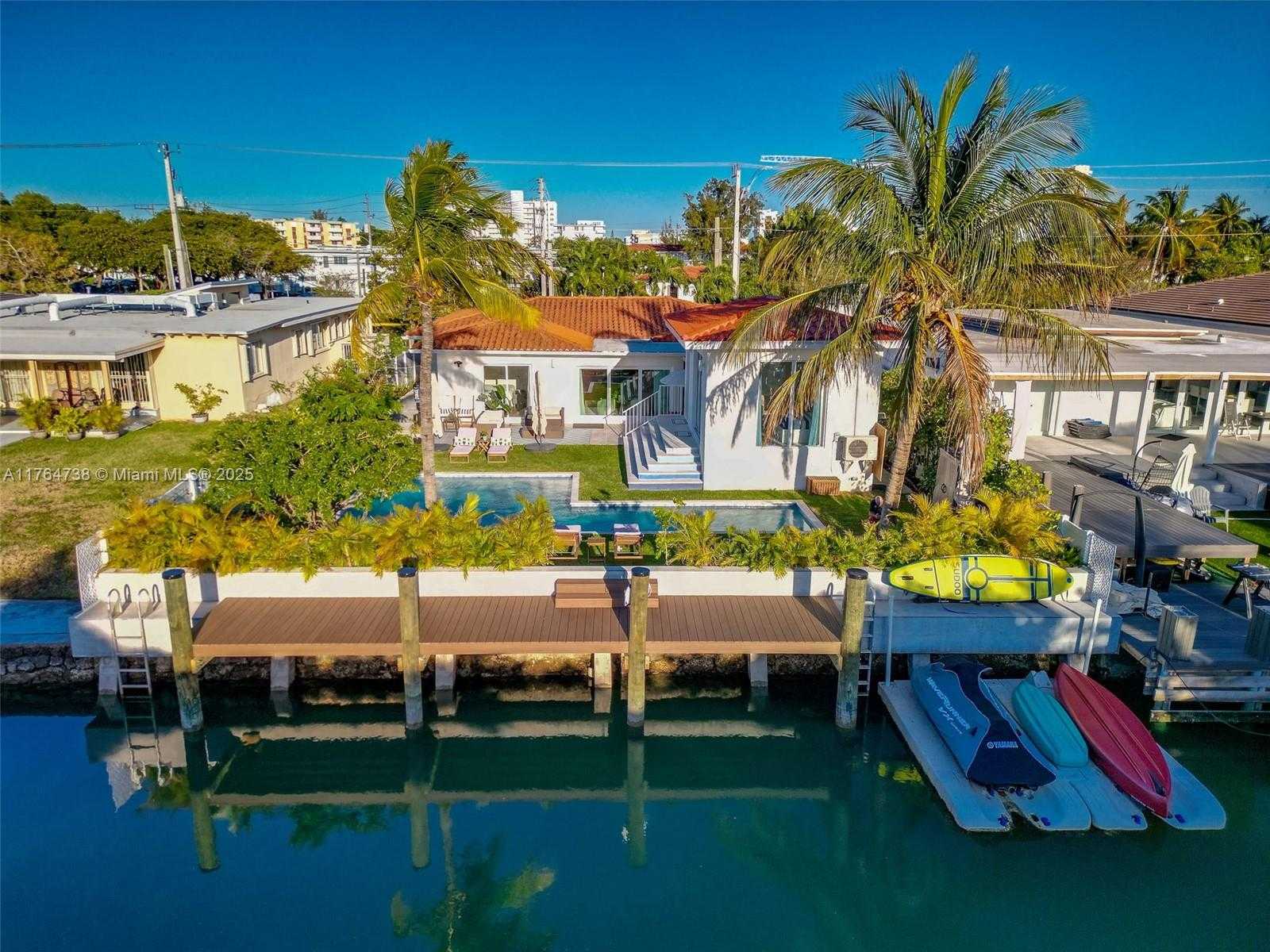 Small Image of 7770 HAWTHORNE AVE, Miami Beach Number 5