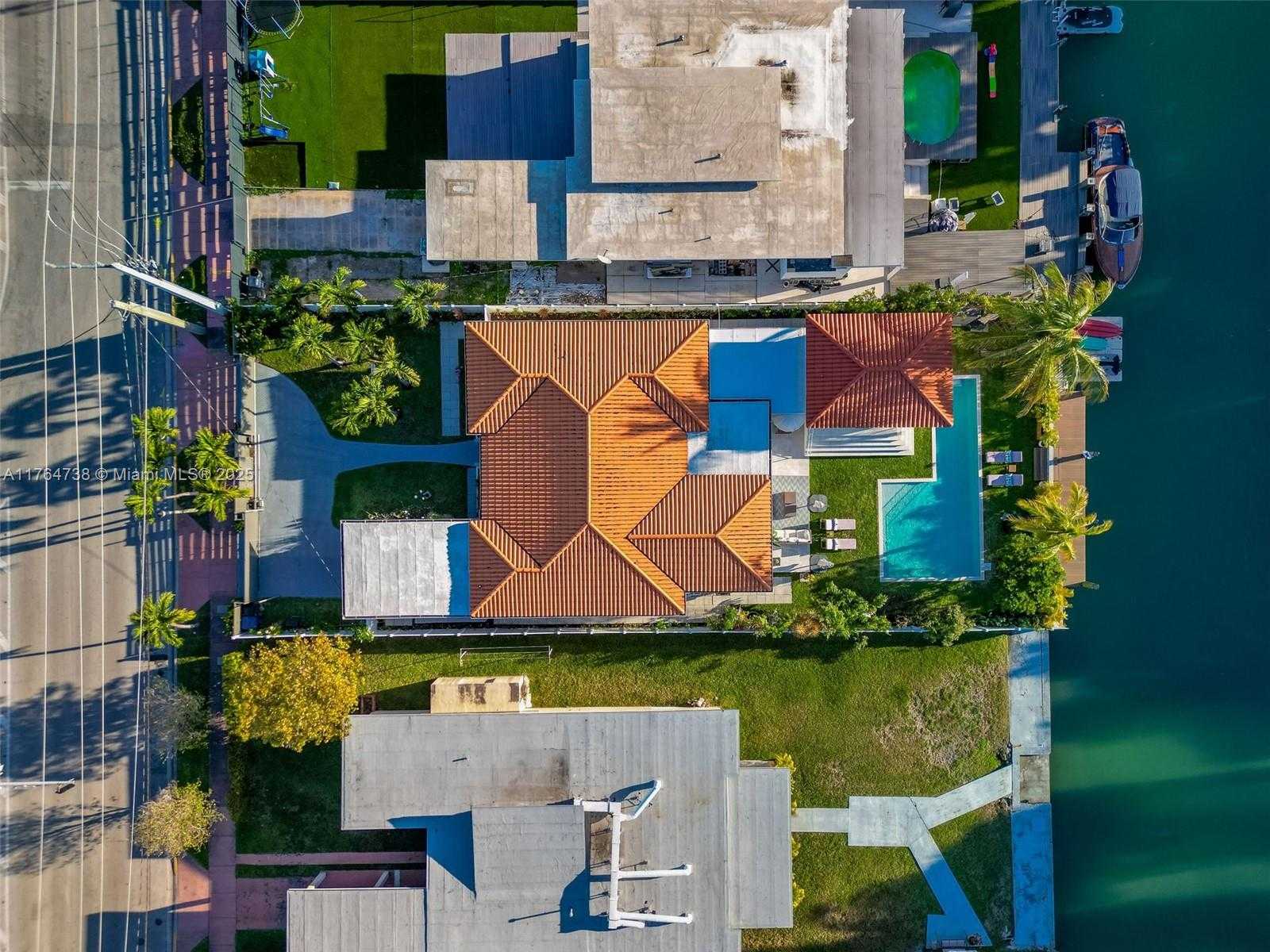 Small Image of 7770 HAWTHORNE AVE, Miami Beach Number 56