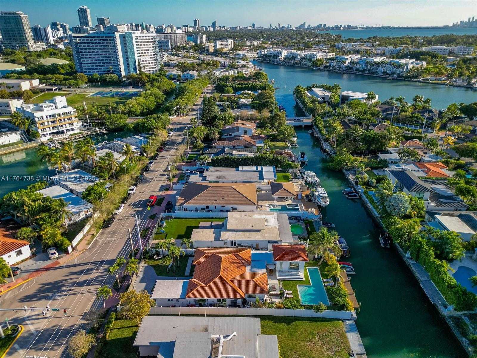 Small Image of 7770 HAWTHORNE AVE, Miami Beach Number 57