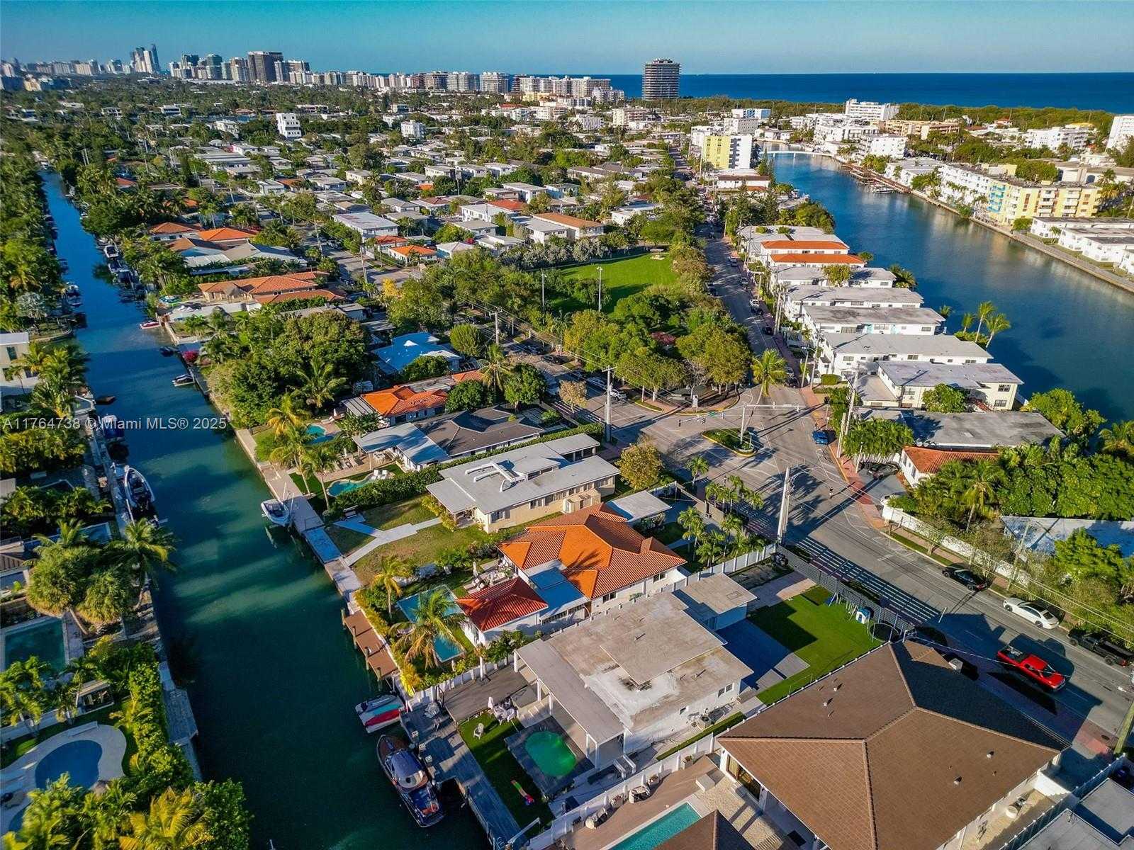 Small Image of 7770 HAWTHORNE AVE, Miami Beach Number 60