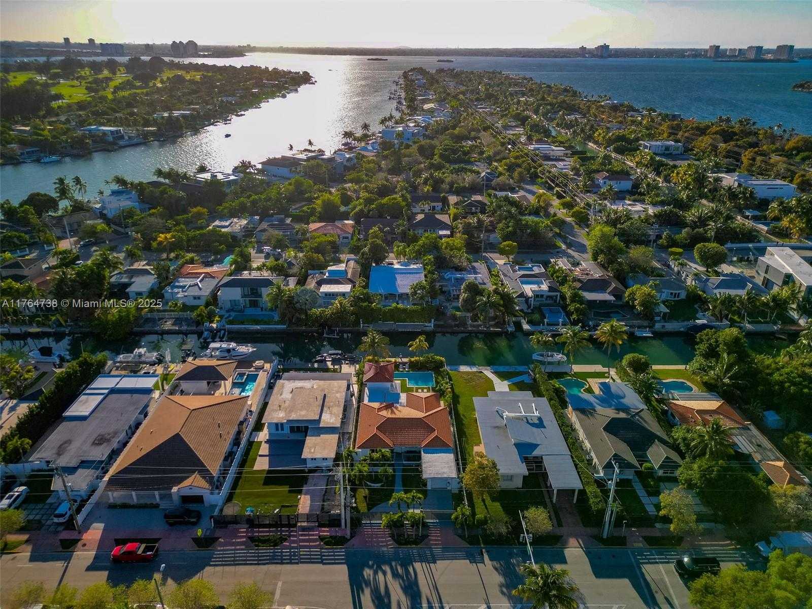 Small Image of 7770 HAWTHORNE AVE, Miami Beach Number 63