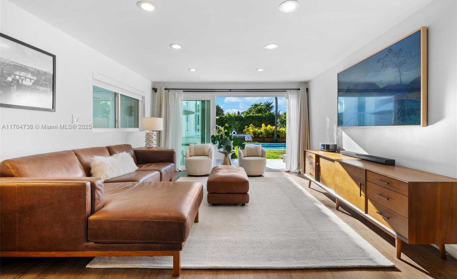 Small Image of 7770 HAWTHORNE AVE, Miami Beach Number 7