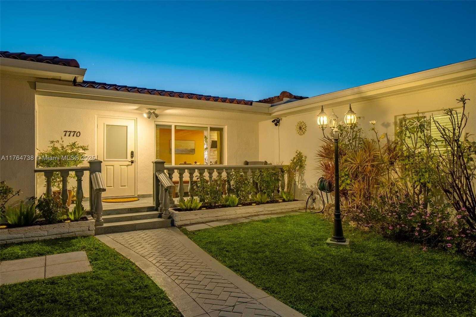Small Image of 7770 HAWTHORNE AVE, Miami Beach Number 75