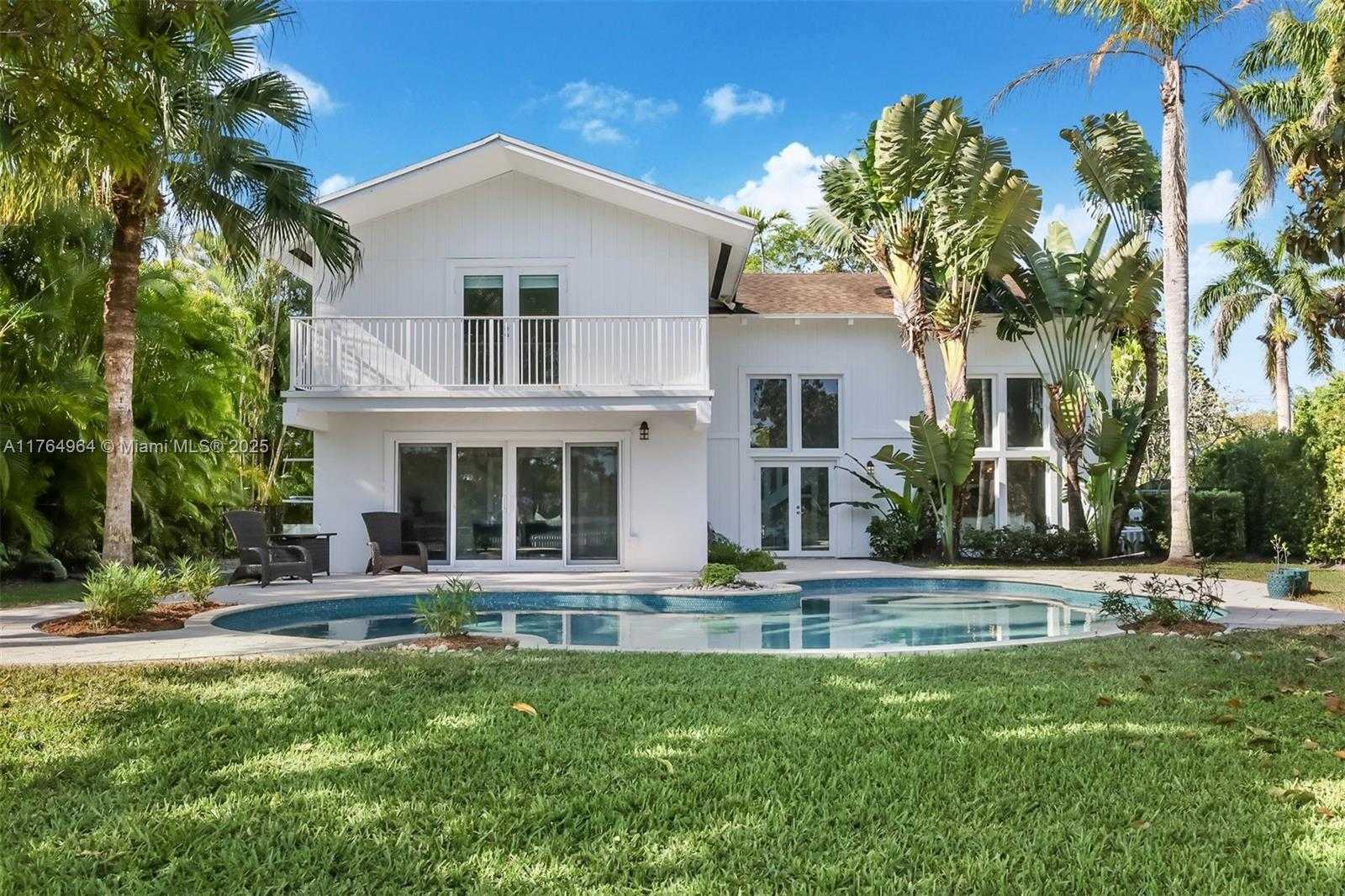 Small Image of 13575 SOUTH WEST 72ND AVE, Pinecrest Number 2
