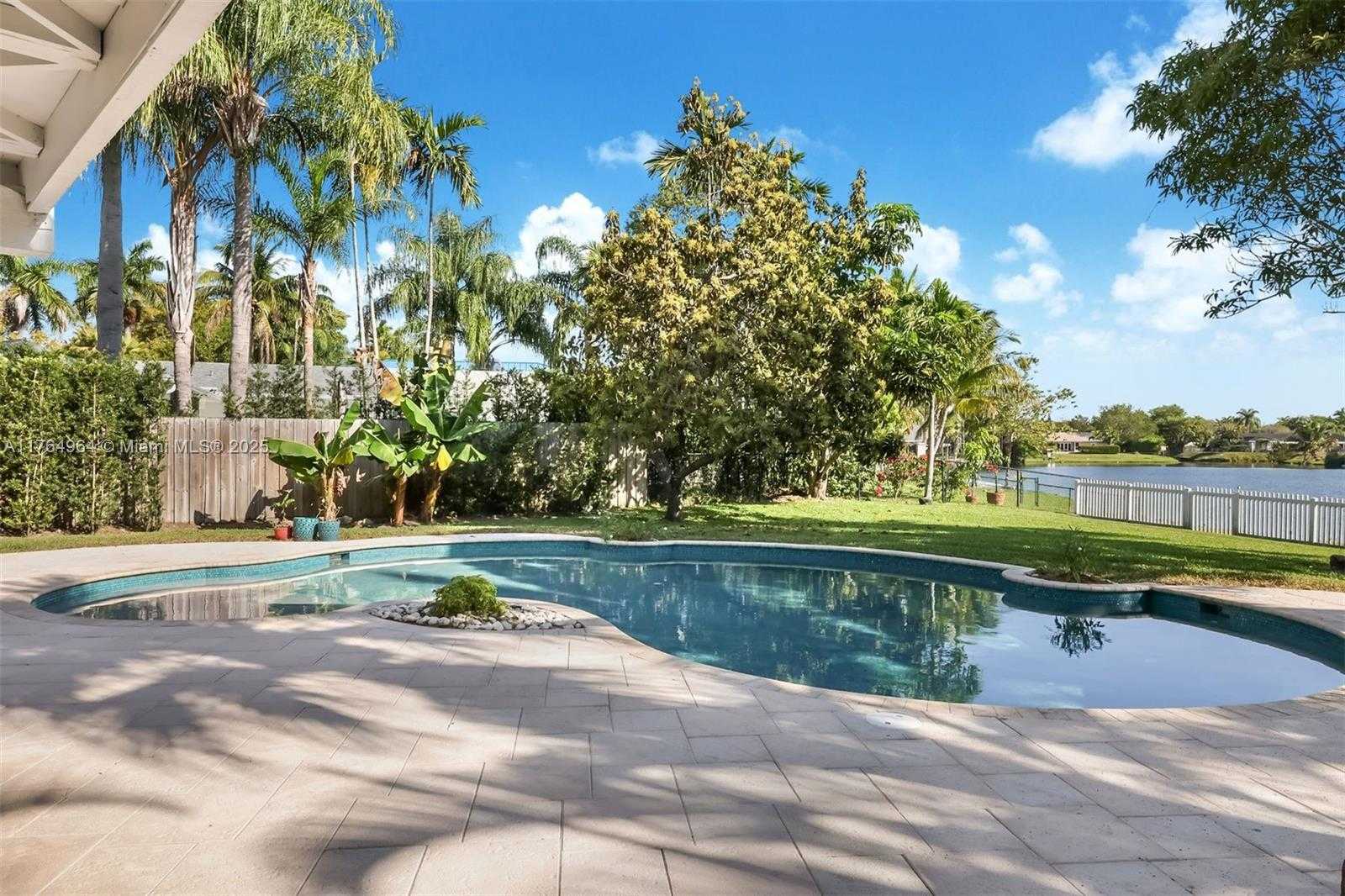 Small Image of 13575 SOUTH WEST 72ND AVE, Pinecrest Number 28