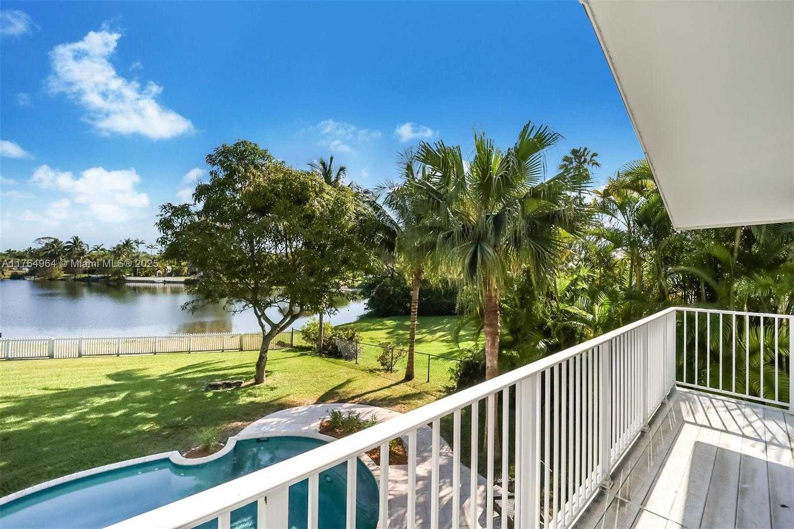 Small Image of 13575 SOUTH WEST 72ND AVE, Pinecrest Number 3