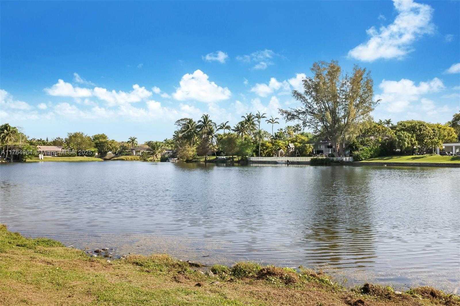 Small Image of 13575 SOUTH WEST 72ND AVE, Pinecrest Number 32
