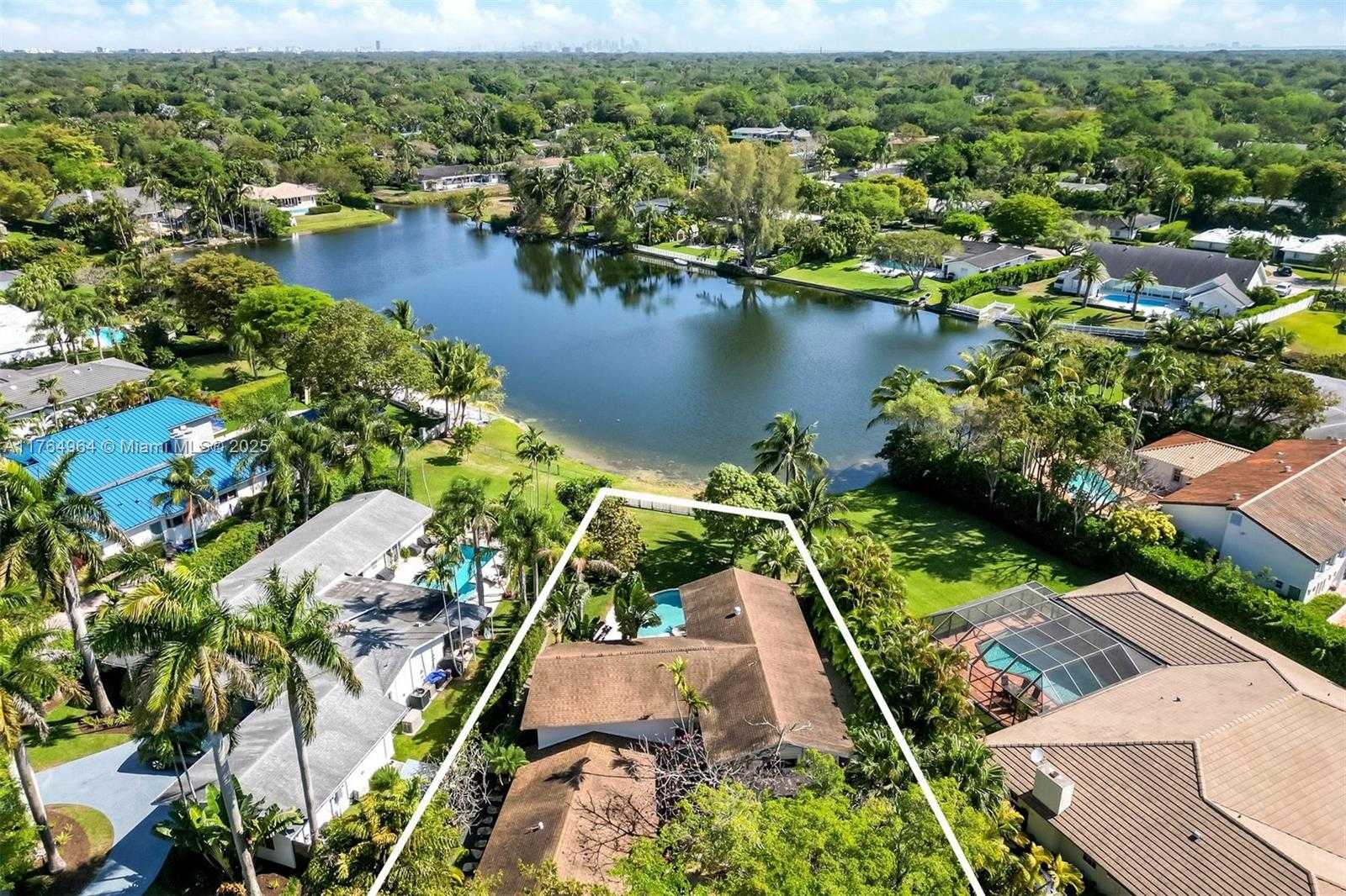 Small Image of 13575 SOUTH WEST 72ND AVE, Pinecrest Number 4