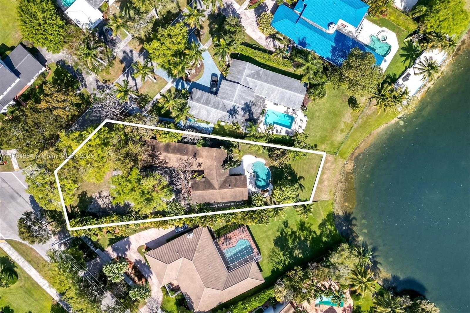 Small Image of 13575 SOUTH WEST 72ND AVE, Pinecrest Number 5