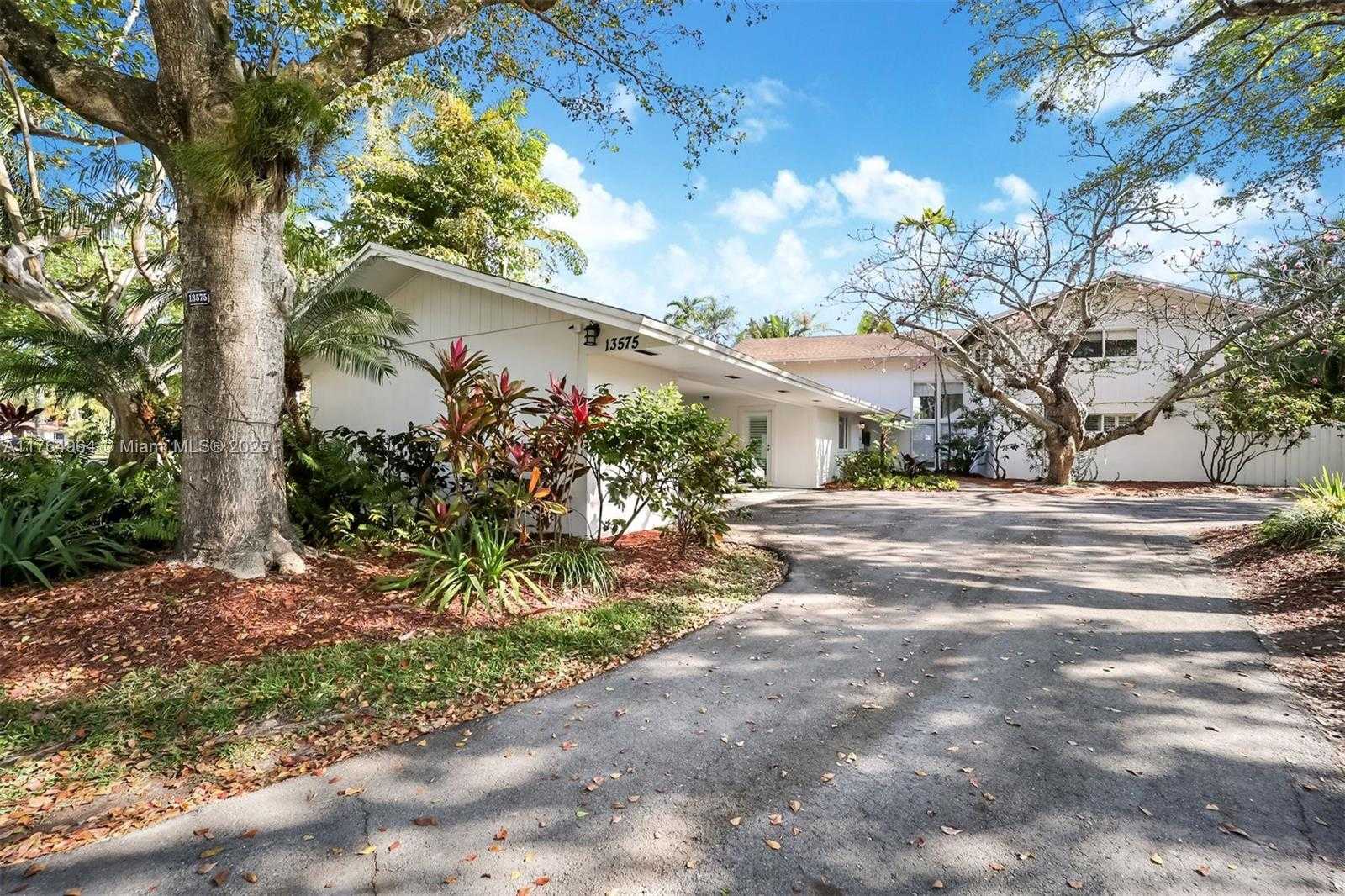 Small Image of 13575 SOUTH WEST 72ND AVE, Pinecrest Number 7