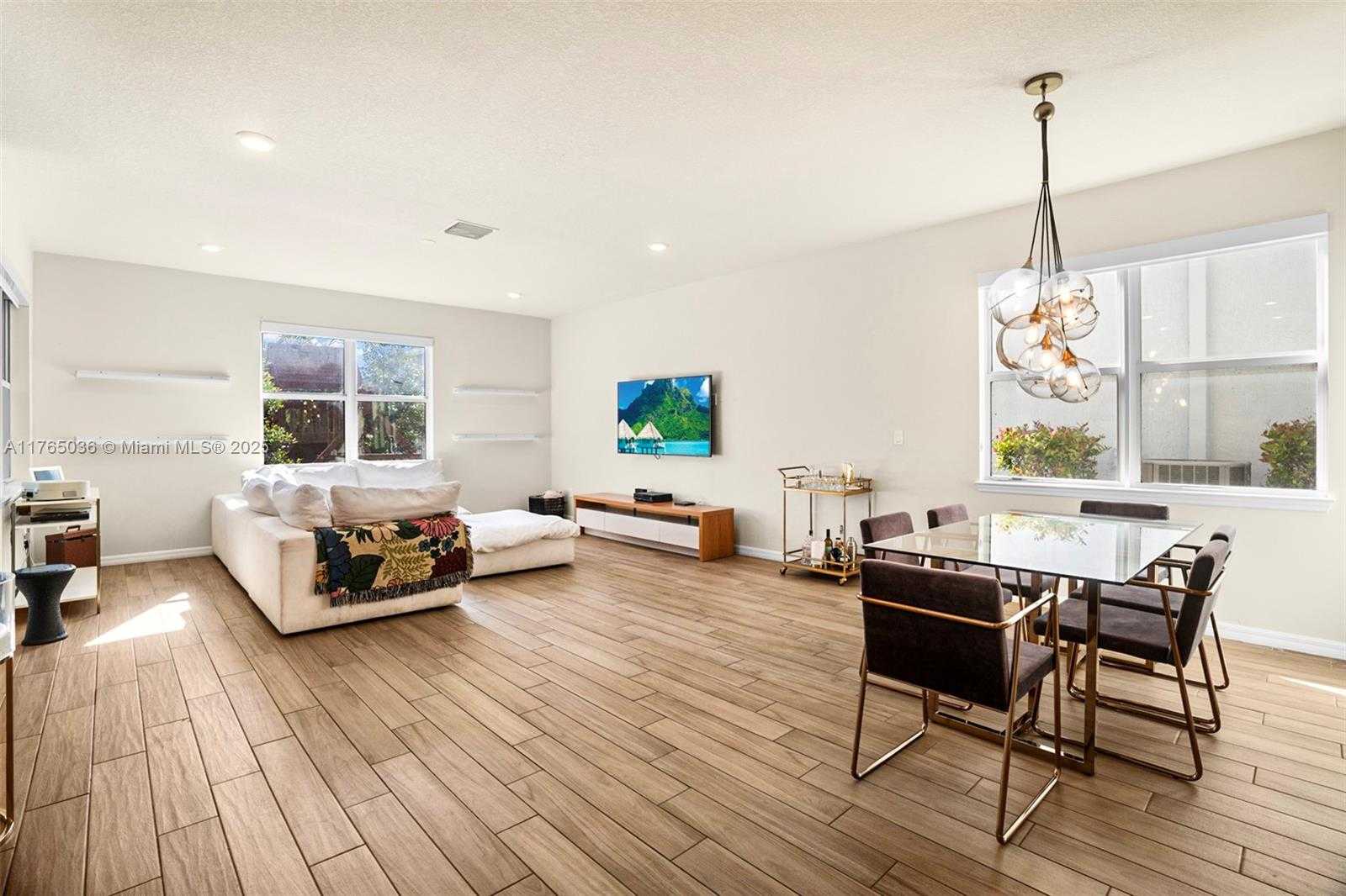 Small Image of 1575 BURSERA TER, Hollywood Number 11