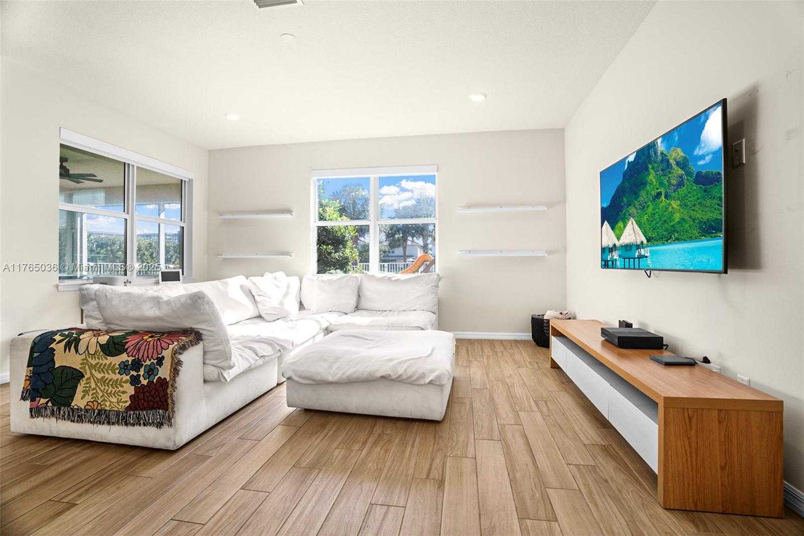 Small Image of 1575 BURSERA TER, Hollywood Number 14