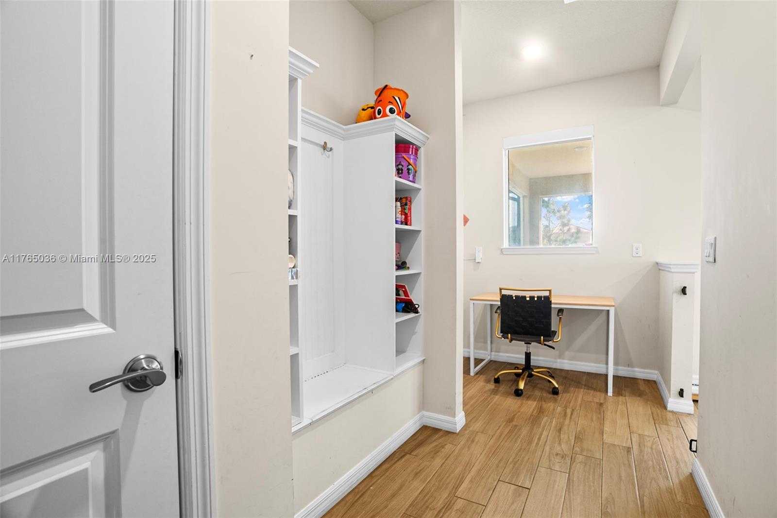 Small Image of 1575 BURSERA TER, Hollywood Number 35
