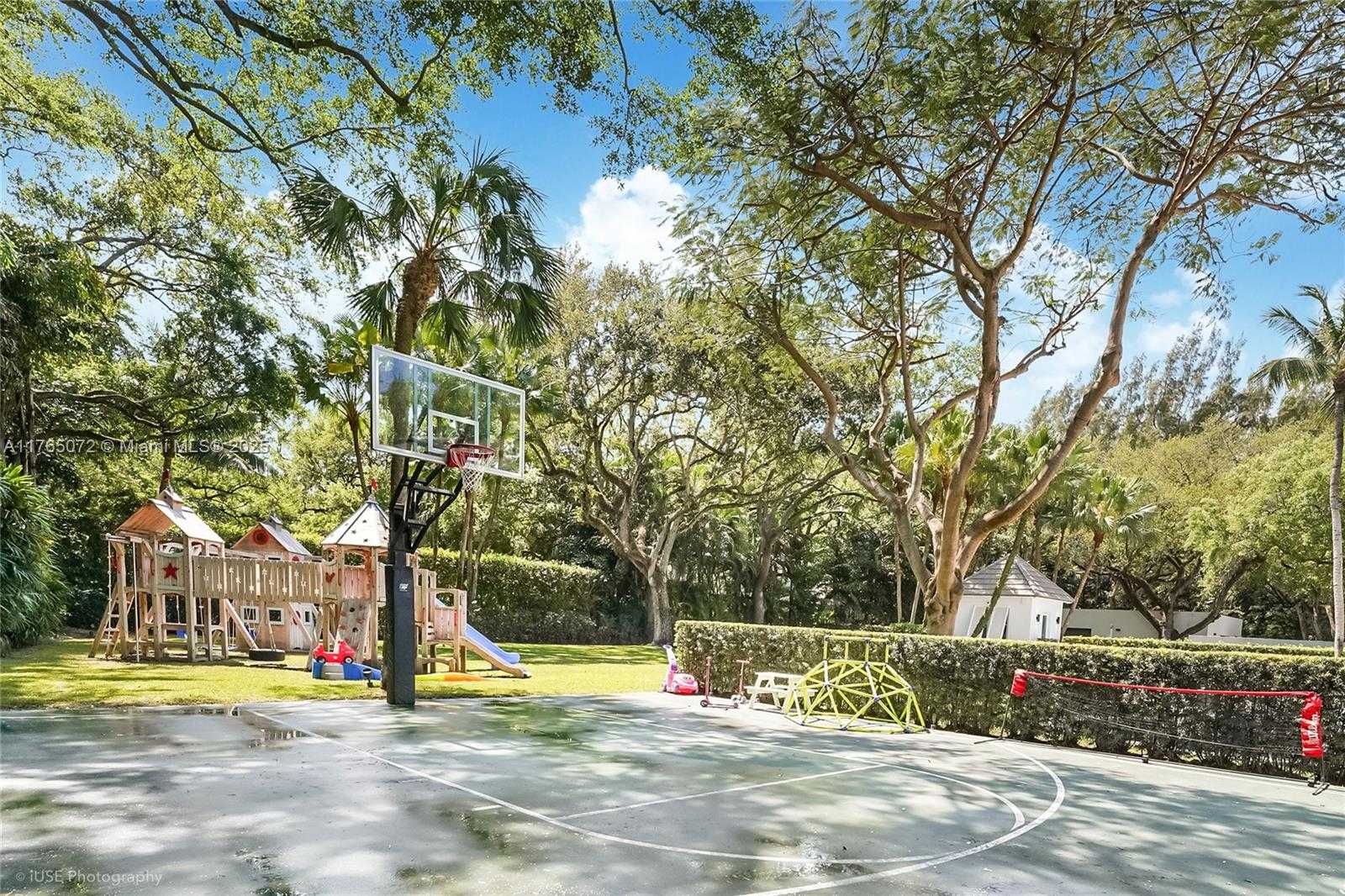 Small Image of 4550 SUNSET DR, Coral Gables Number 10