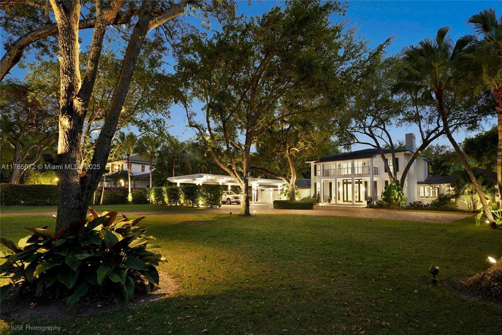 Small Image of 4550 SUNSET DR, Coral Gables Number 14