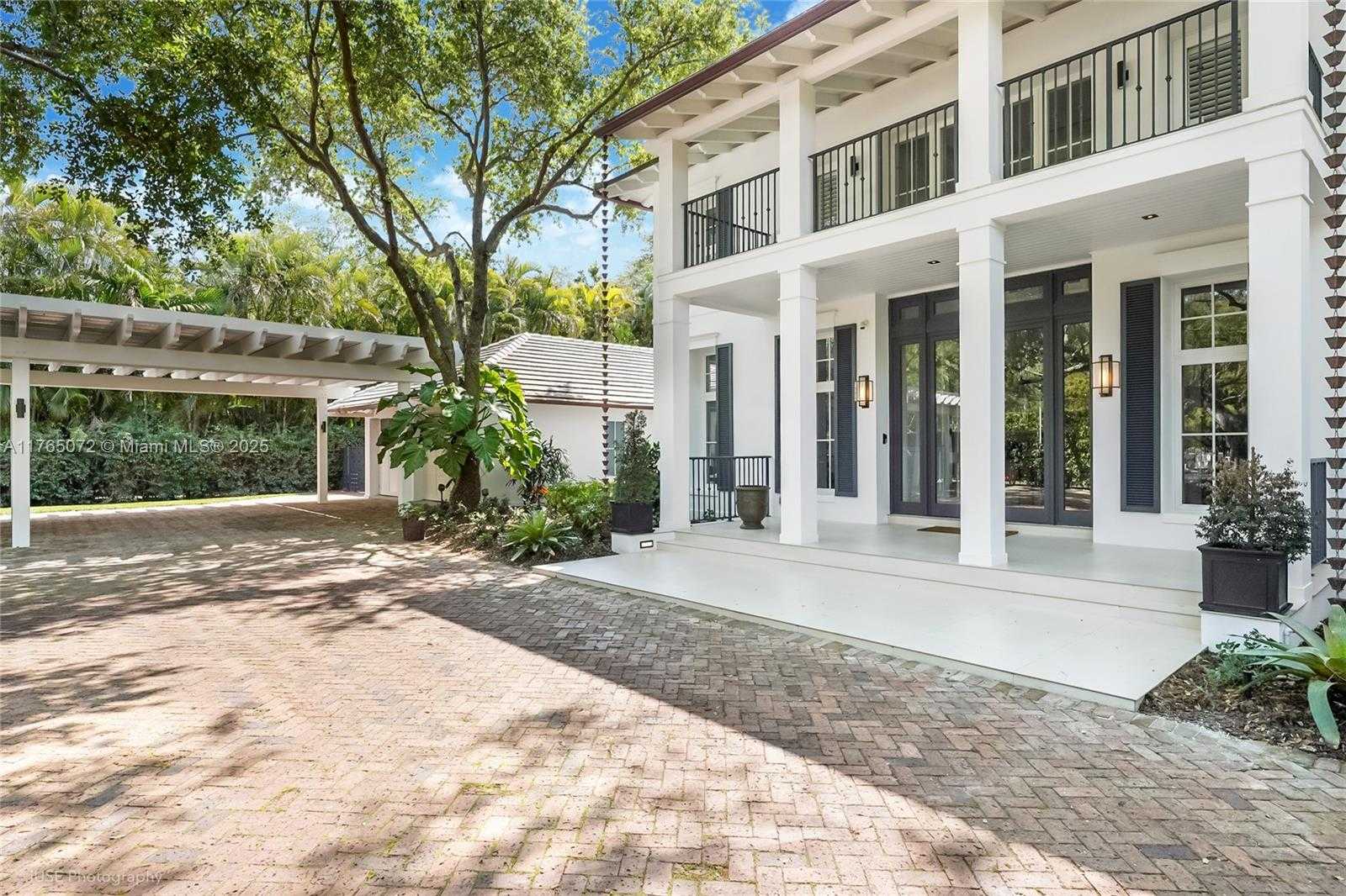Small Image of 4550 SUNSET DR, Coral Gables Number 15