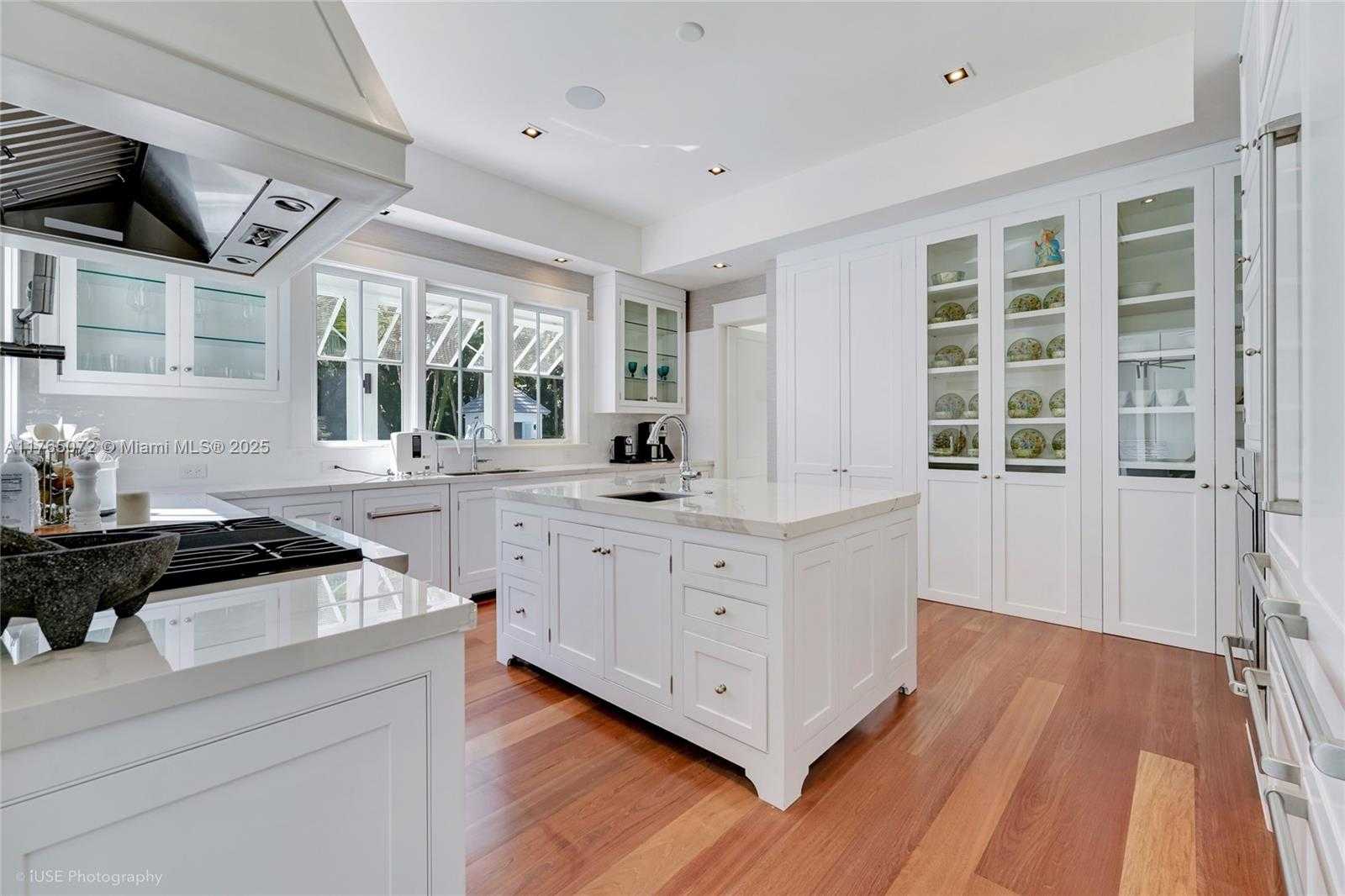 Small Image of 4550 SUNSET DR, Coral Gables Number 18