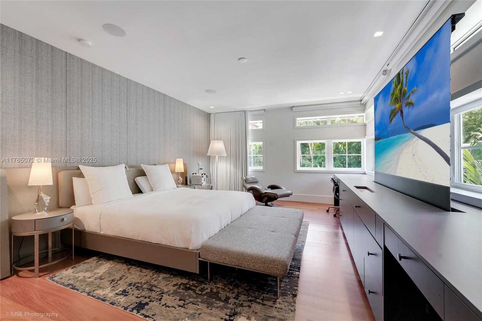 Small Image of 4550 SUNSET DR, Coral Gables Number 29